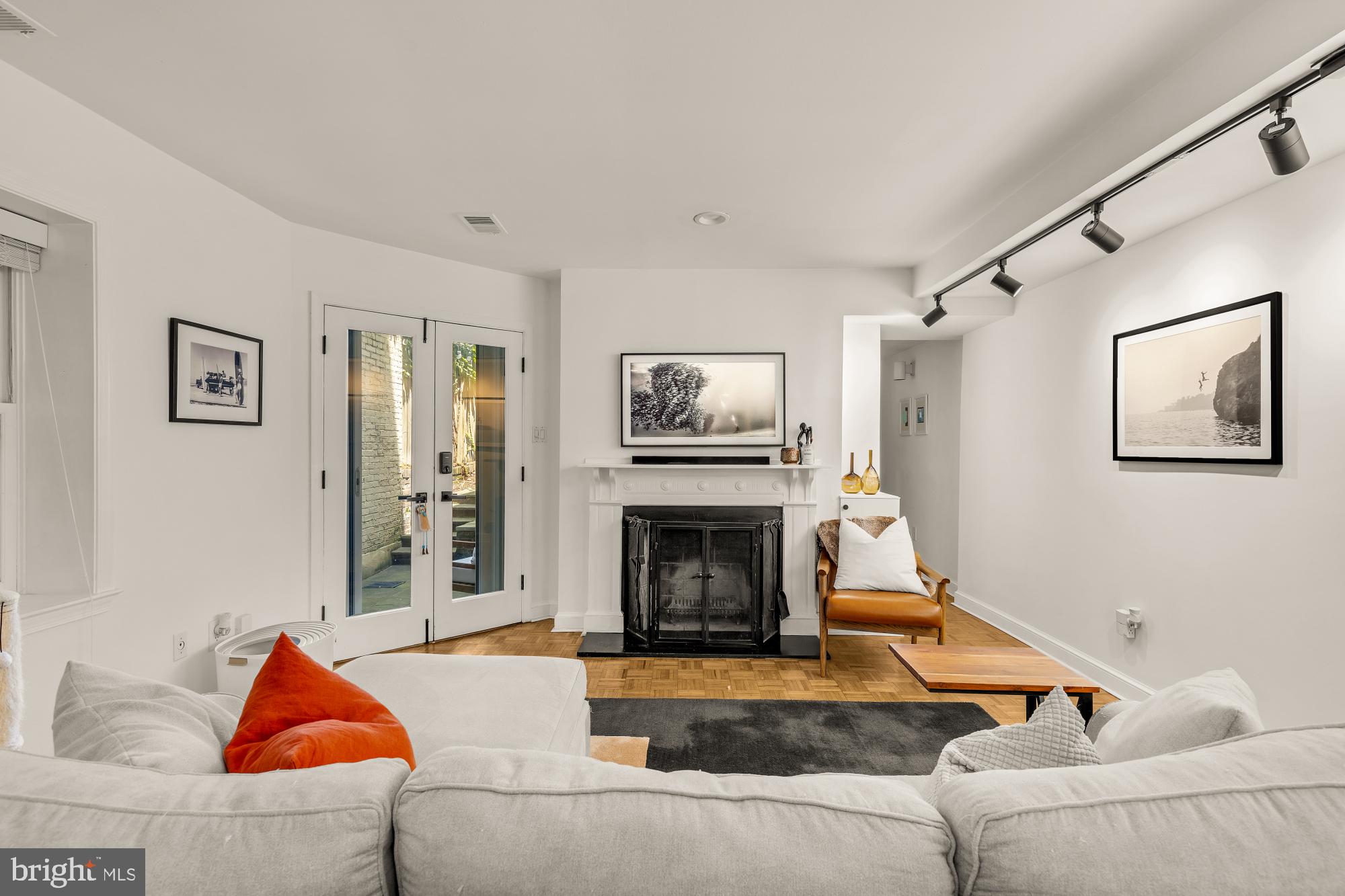 1811 19TH STREET NW 2
