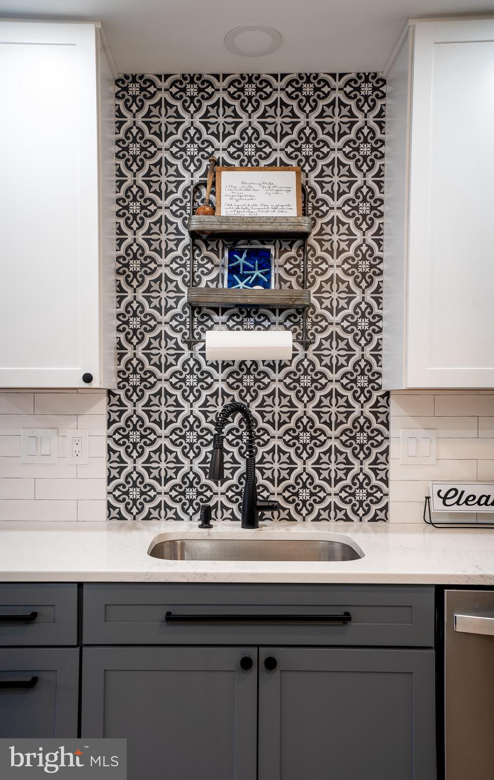 OYSTER HARBOR - Residential