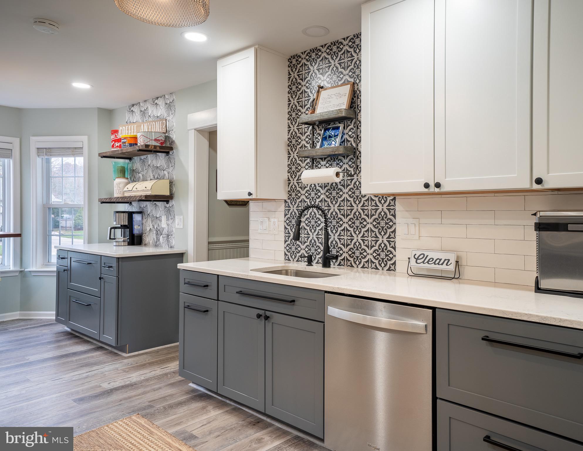 OYSTER HARBOR - Residential