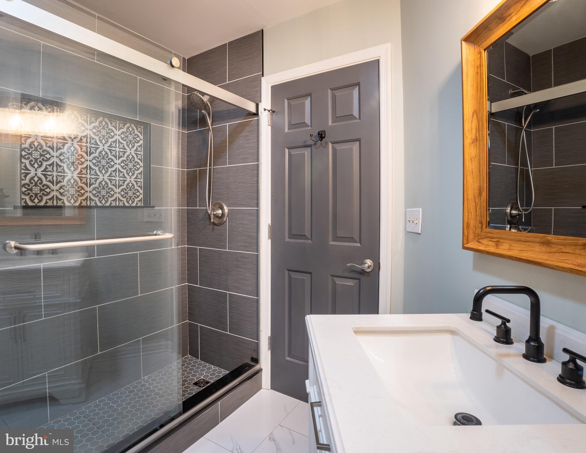 OYSTER HARBOR - Residential