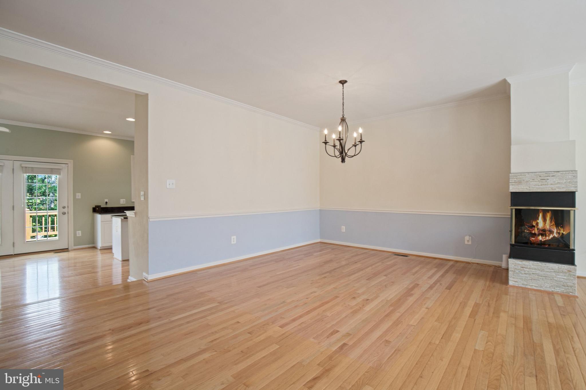 CRESTMONT TOWNHOUSES - Residential