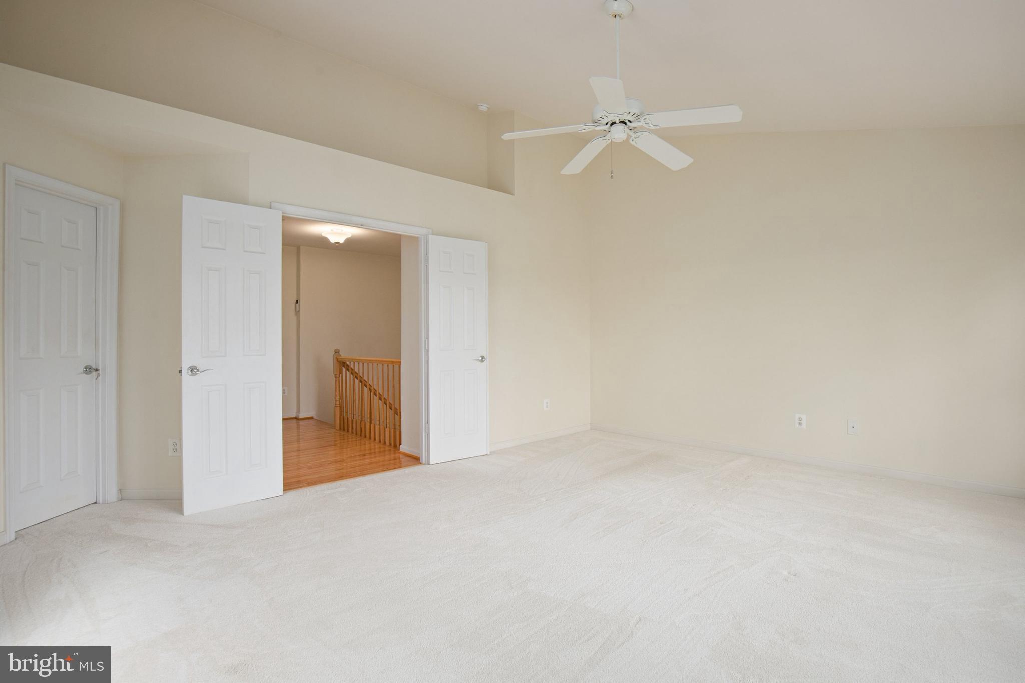 CRESTMONT TOWNHOUSES - Residential