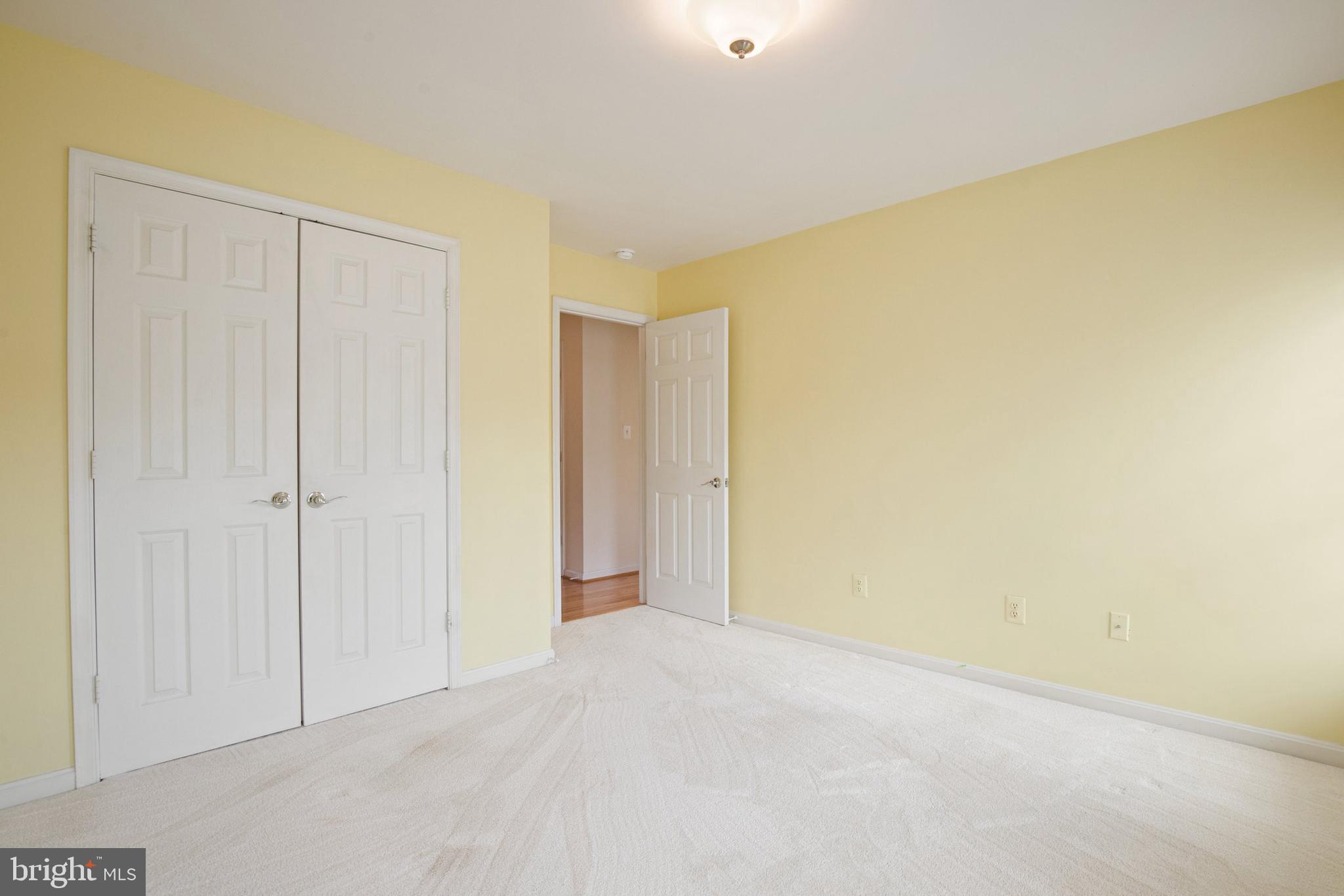 CRESTMONT TOWNHOUSES - Residential