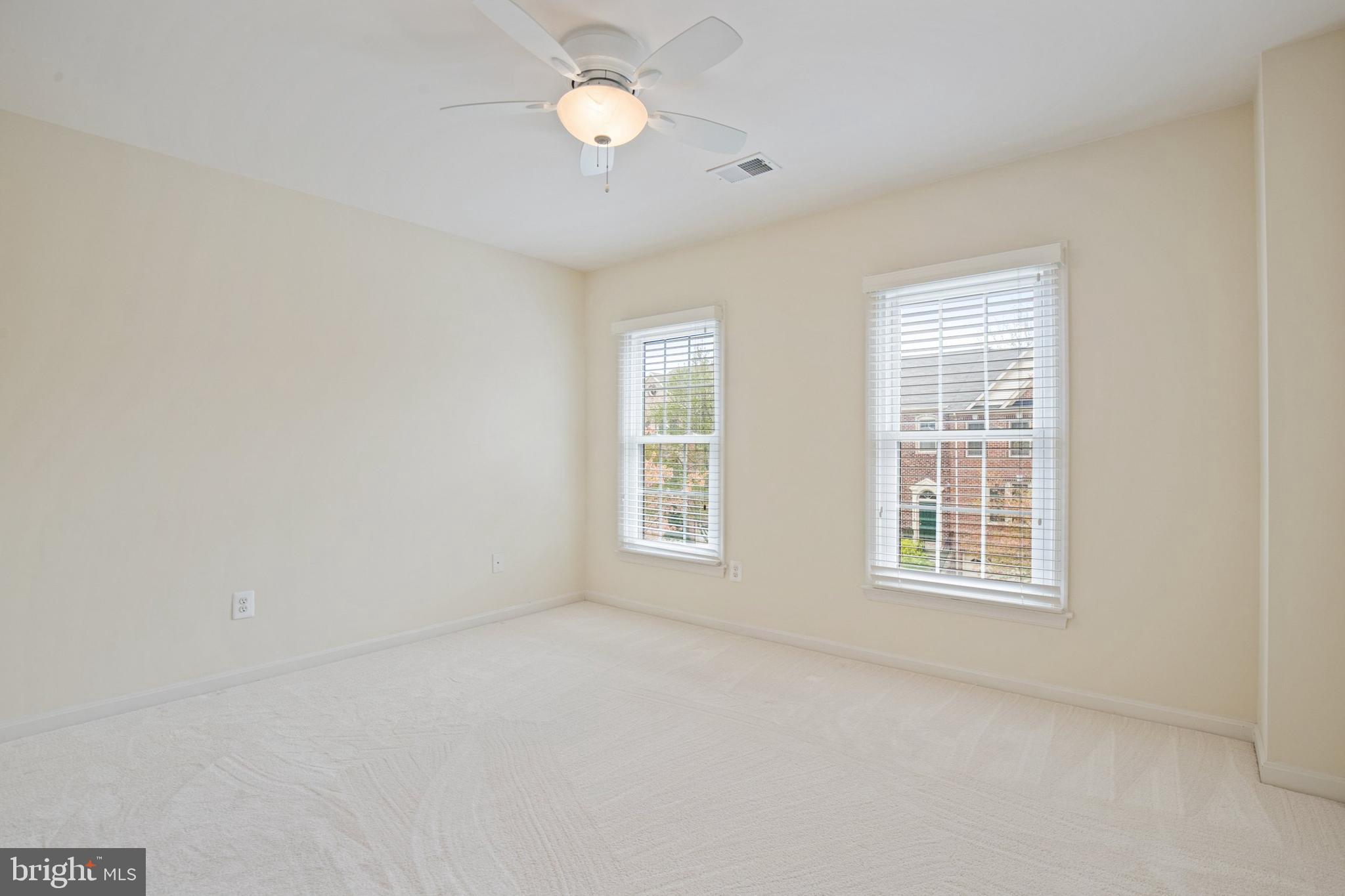 CRESTMONT TOWNHOUSES - Residential