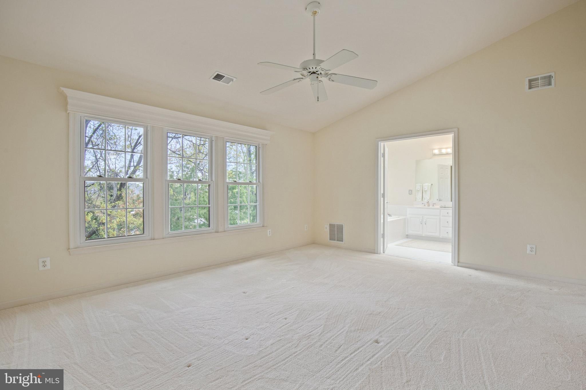 CRESTMONT TOWNHOUSES - Residential