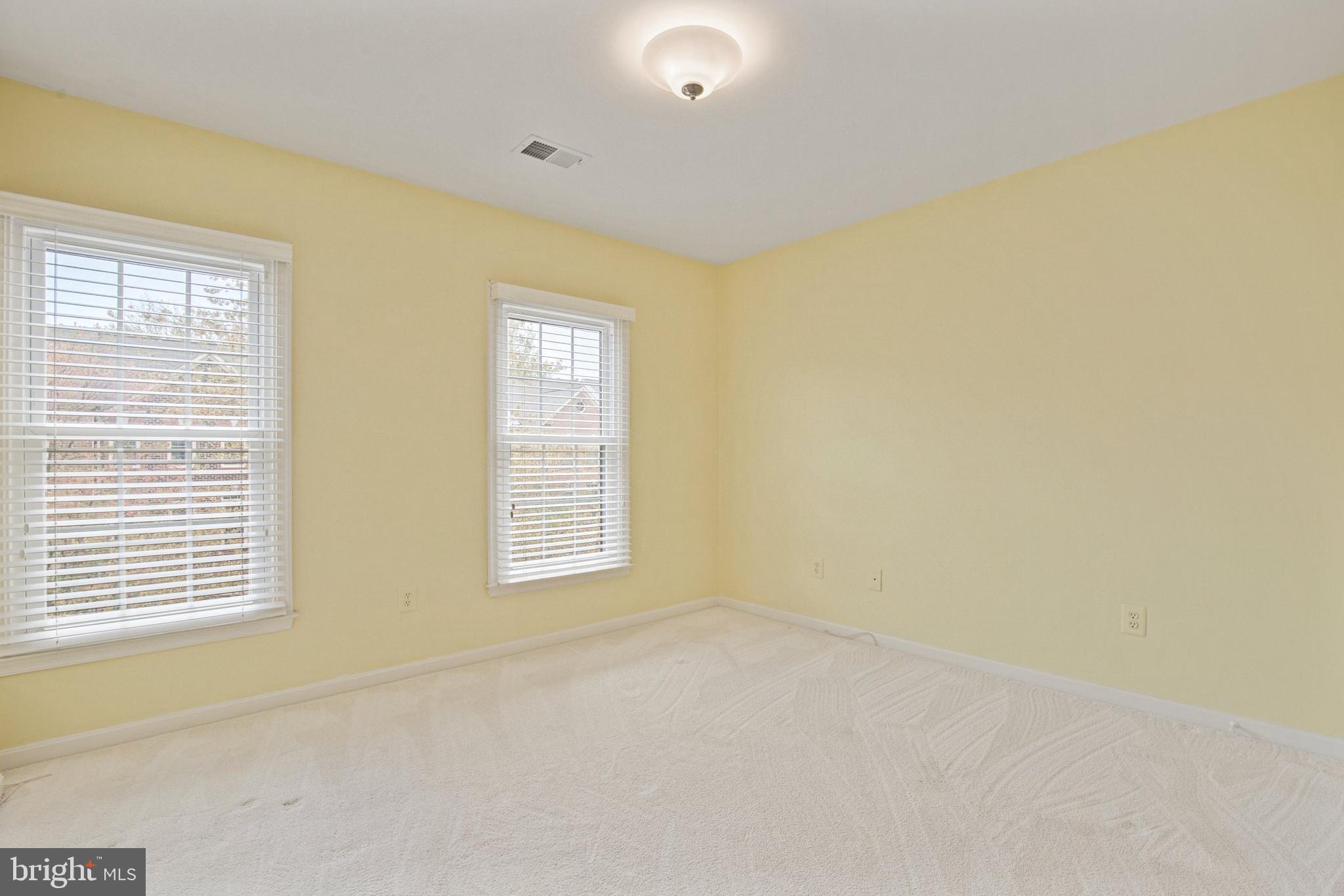 CRESTMONT TOWNHOUSES - Residential