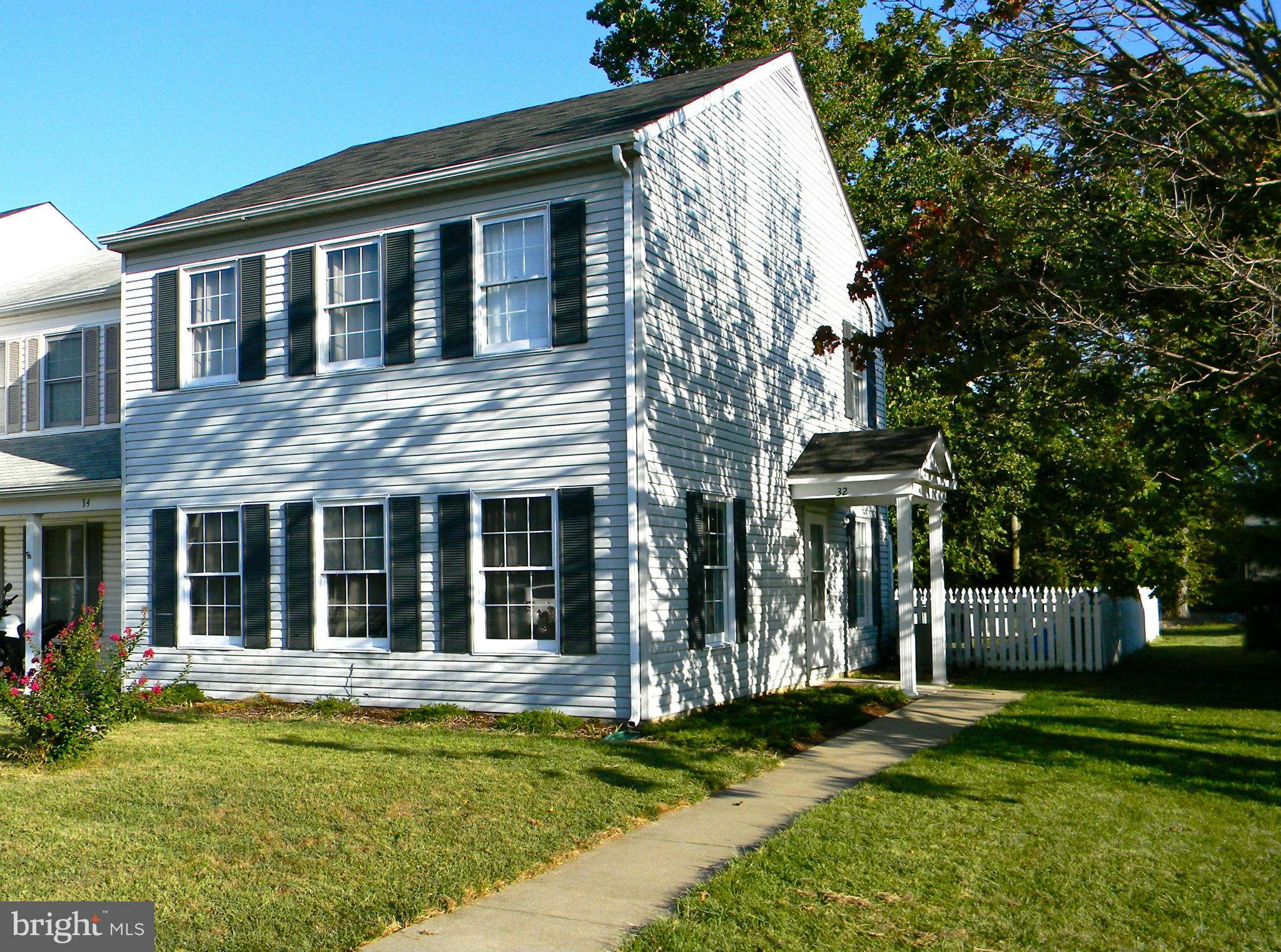 The best unit in the subdivision! End unit, fenced backyard, backs to trees and side yard opens to common area. No need to spend hours cutting grass or raking leaves! Small lot with the benefit and view of several acres! Home features 1400+ finished sq. ft with 3 bedrooms, large living and dining areas, large pantry/laundry room off kitchen. Buy for less than rent!