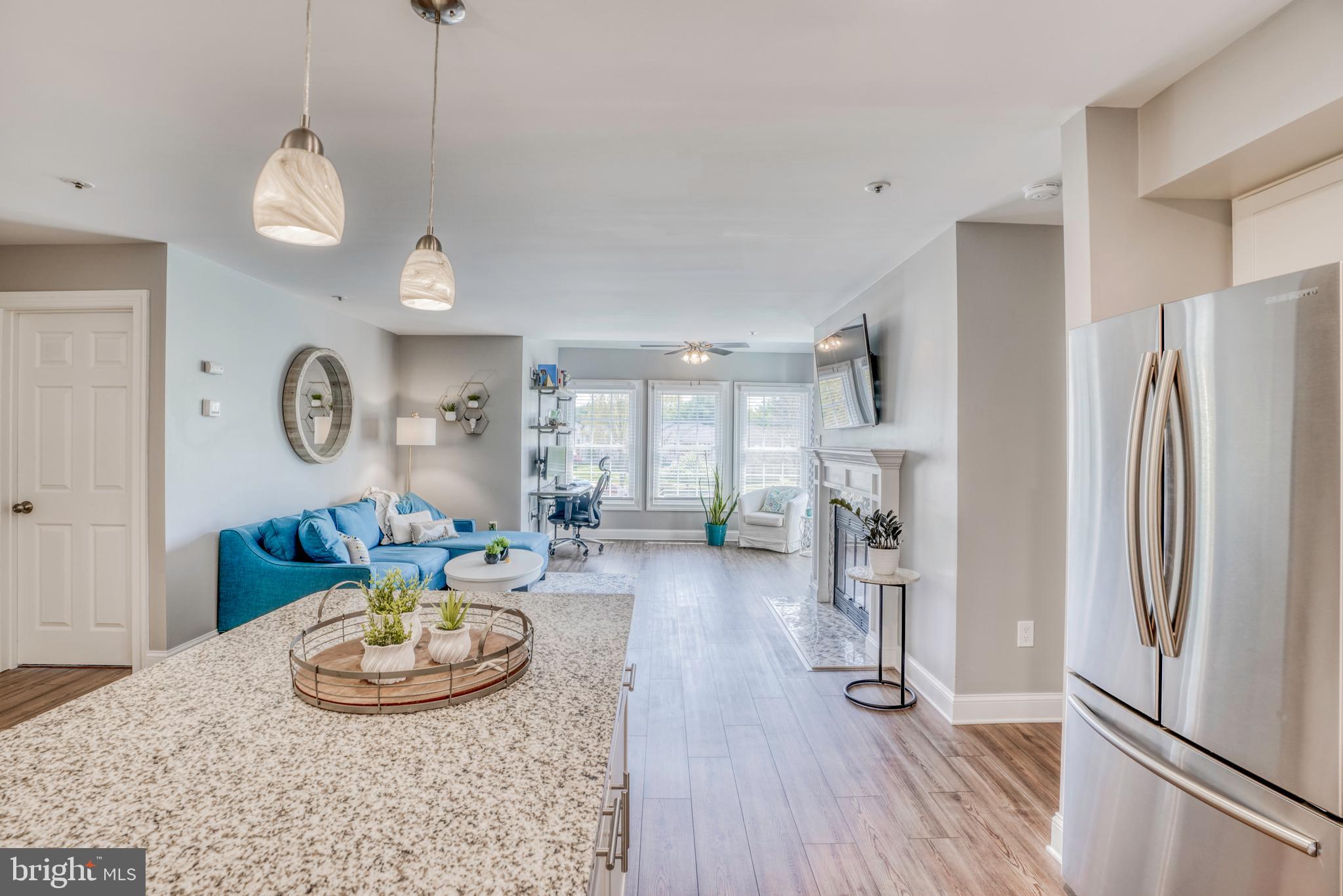 BRENTWOOD CONDO - Residential