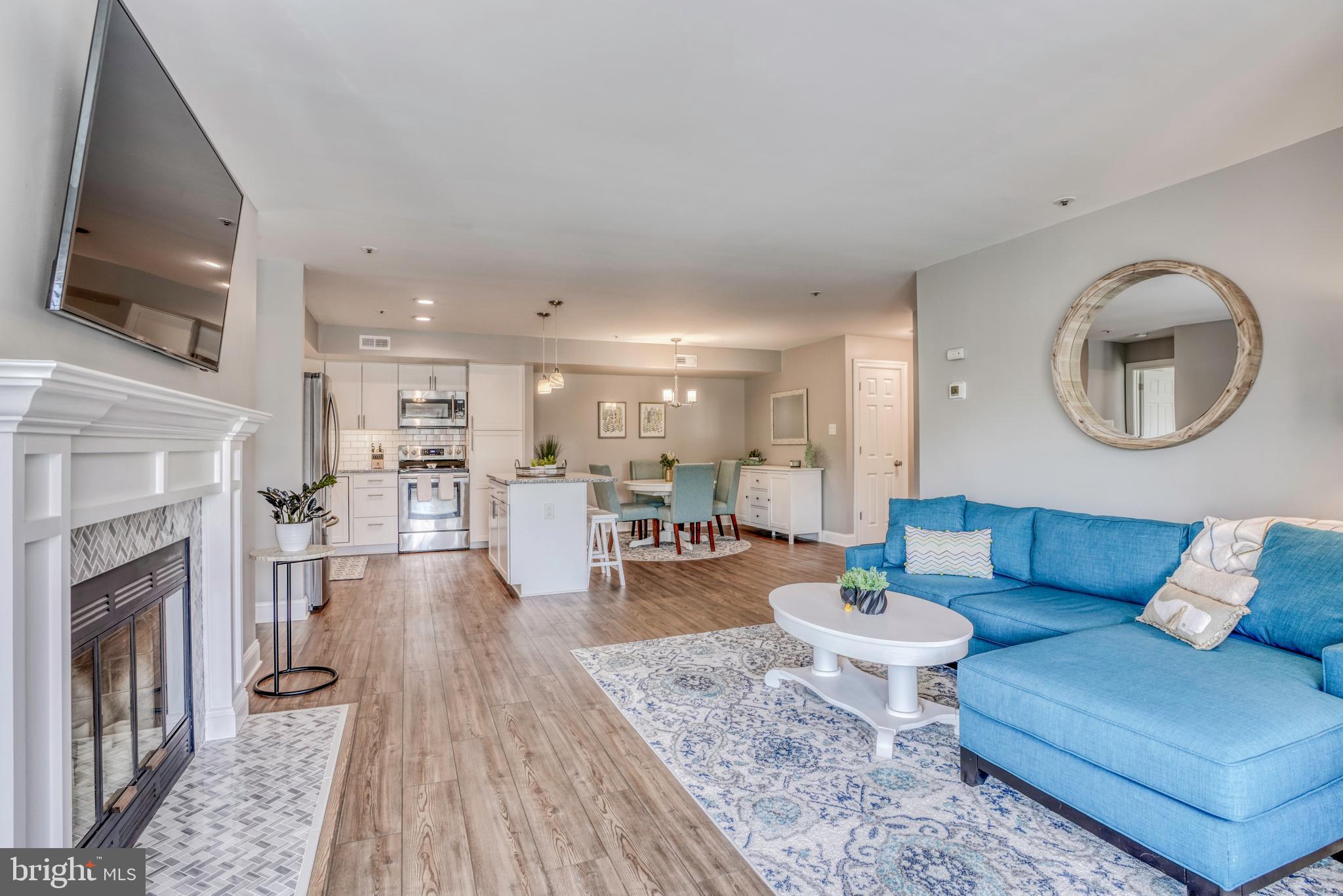 BRENTWOOD CONDO - Residential