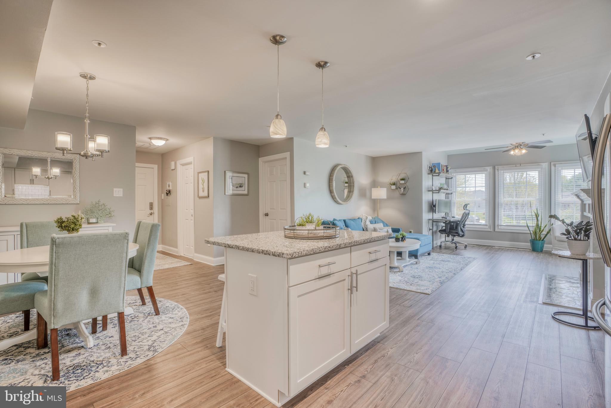 BRENTWOOD CONDO - Residential