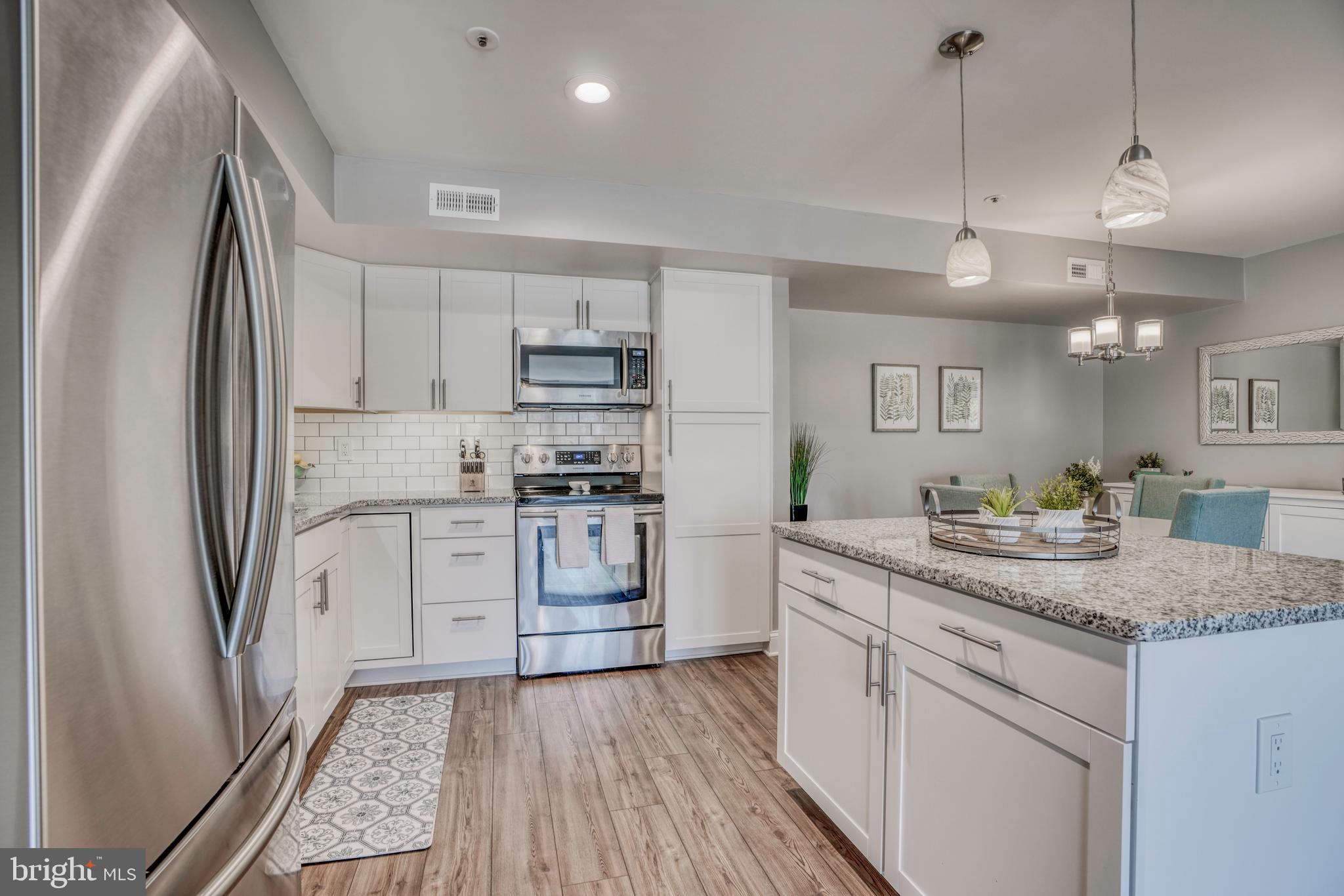 BRENTWOOD CONDO - Residential