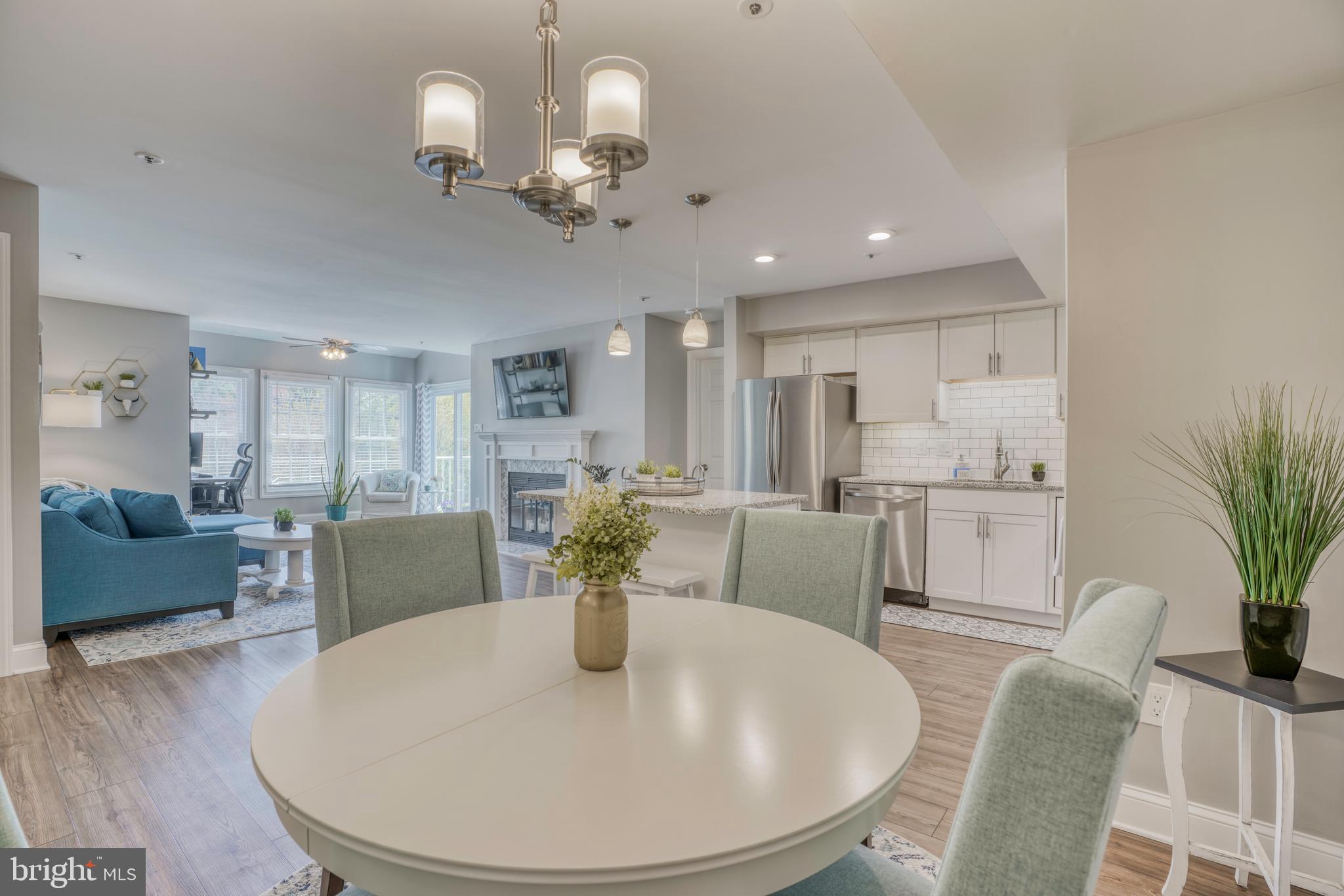 BRENTWOOD CONDO - Residential