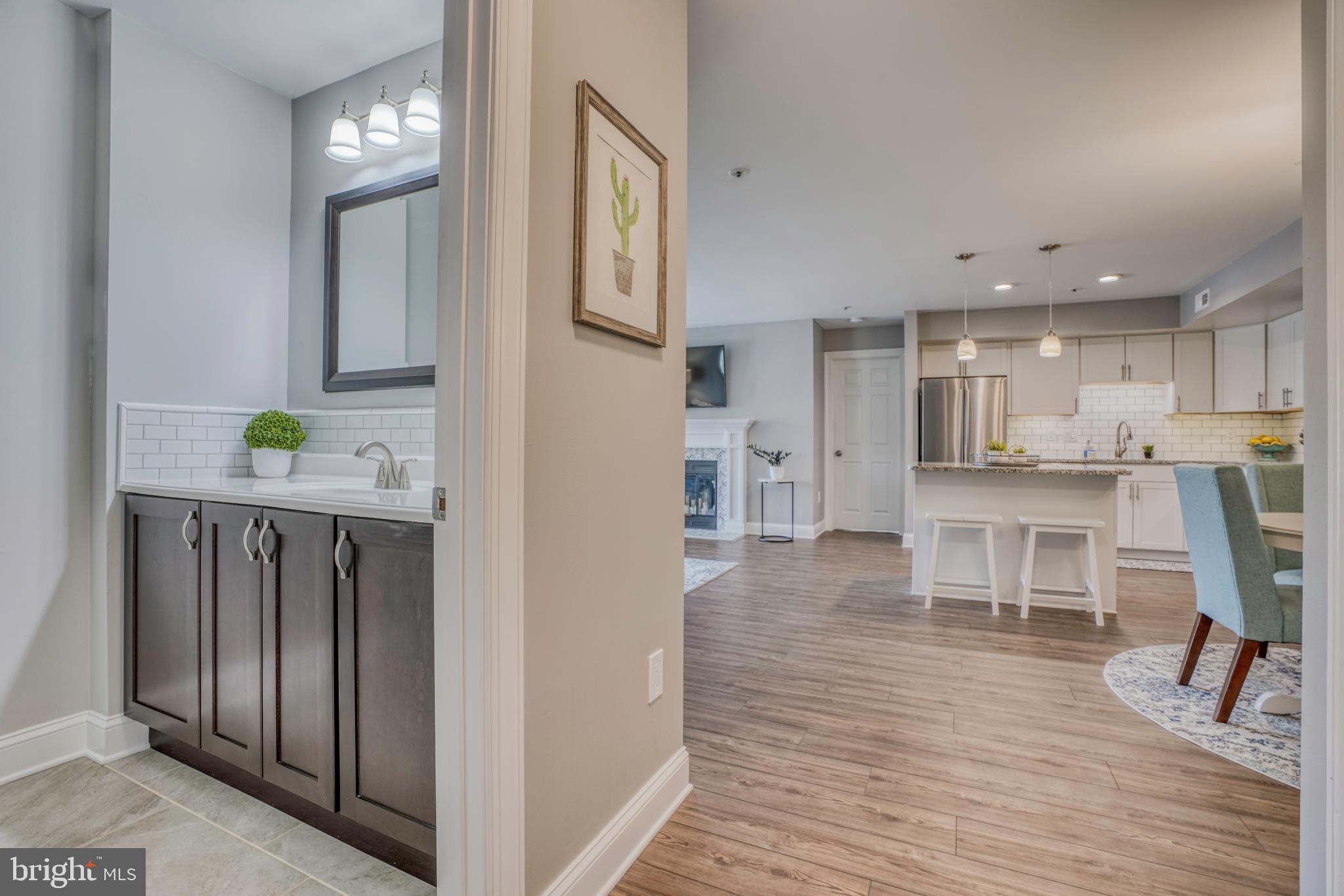 BRENTWOOD CONDO - Residential