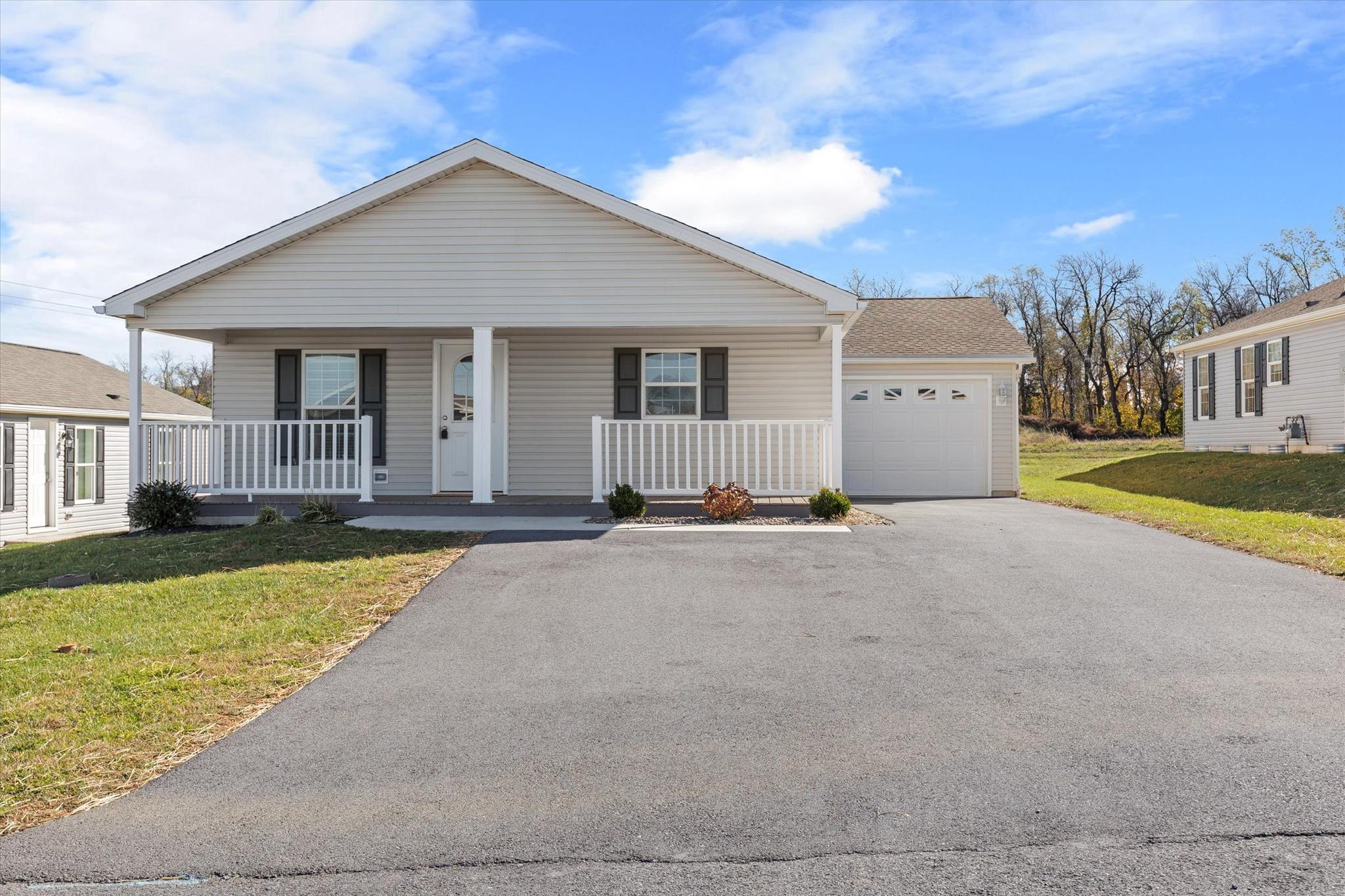 SHIPPENSBURG VILLAGE - Residential