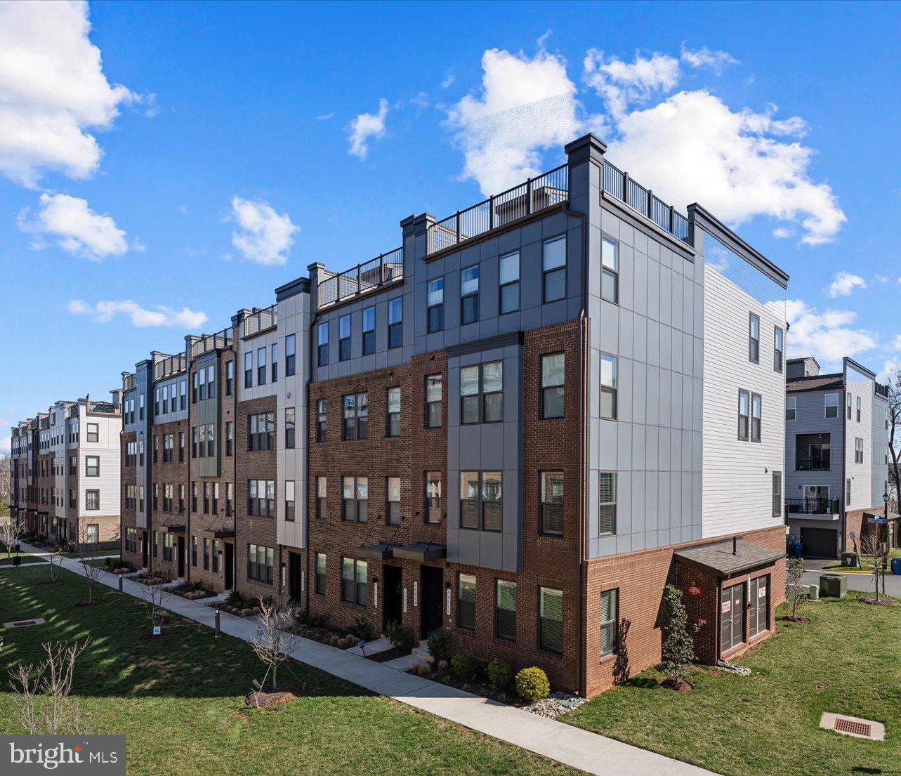 44625 WOLFHOUND SQUARE