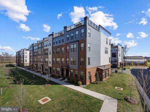 44625 WOLFHOUND SQUARE ASHBURN VA 20147