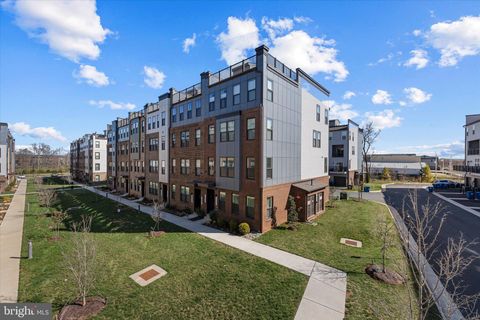 44625 WOLFHOUND SQUARE ASHBURN VA 20147