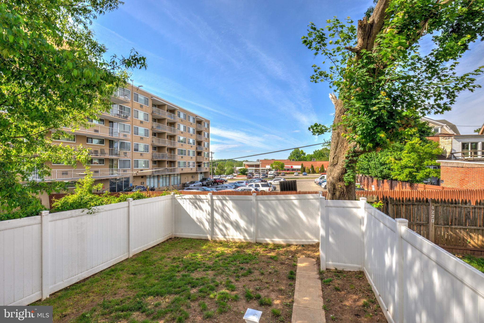 NORRISTOWN - Residential