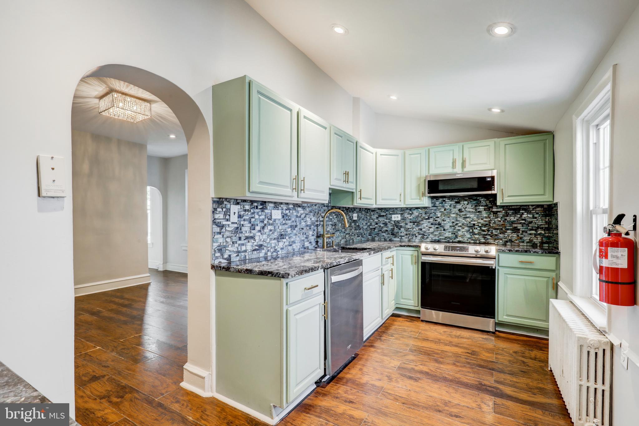 NORRISTOWN - Residential