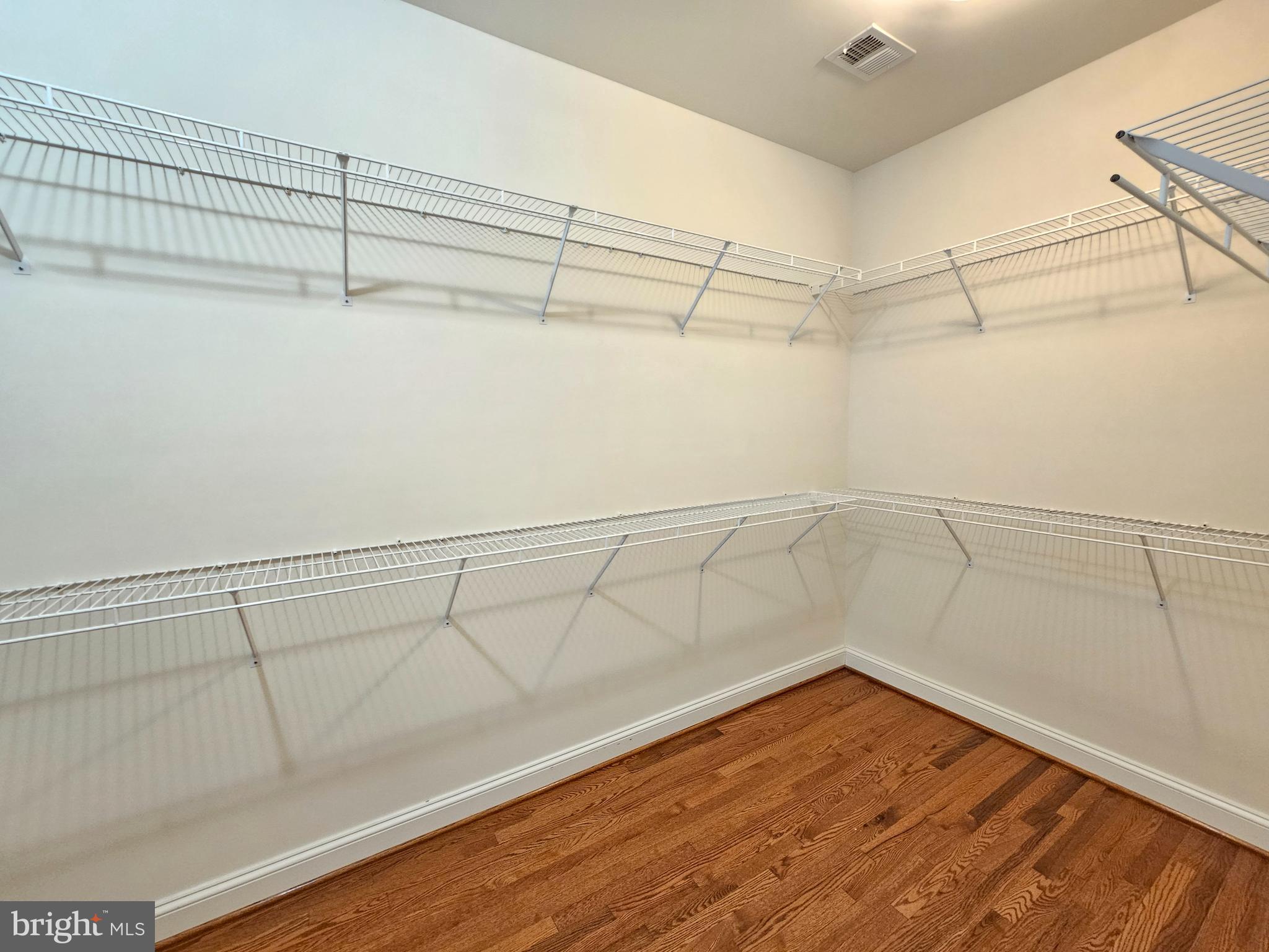 URBANA HIGHLANDS - Residential Lease