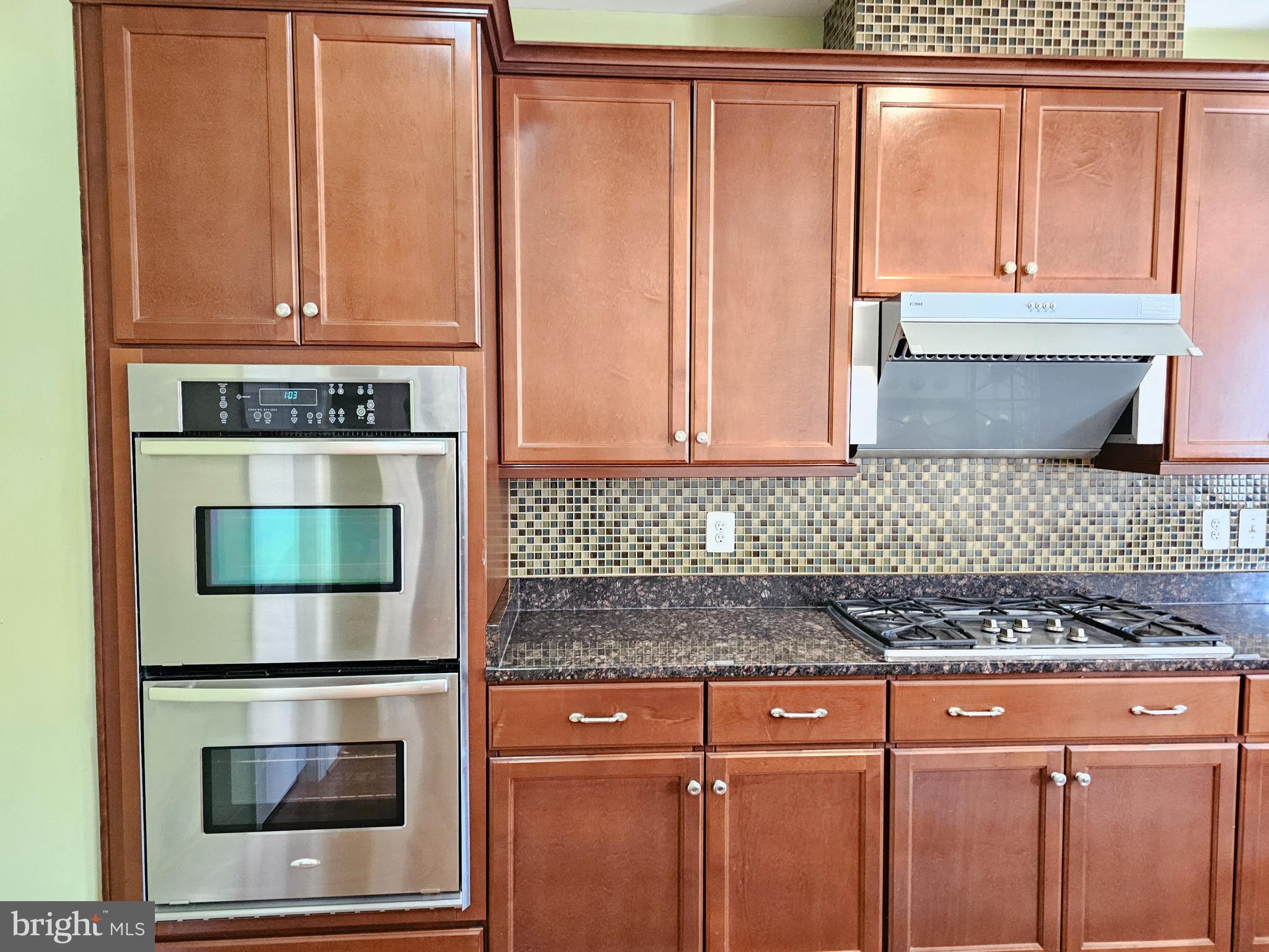 URBANA HIGHLANDS - Residential Lease