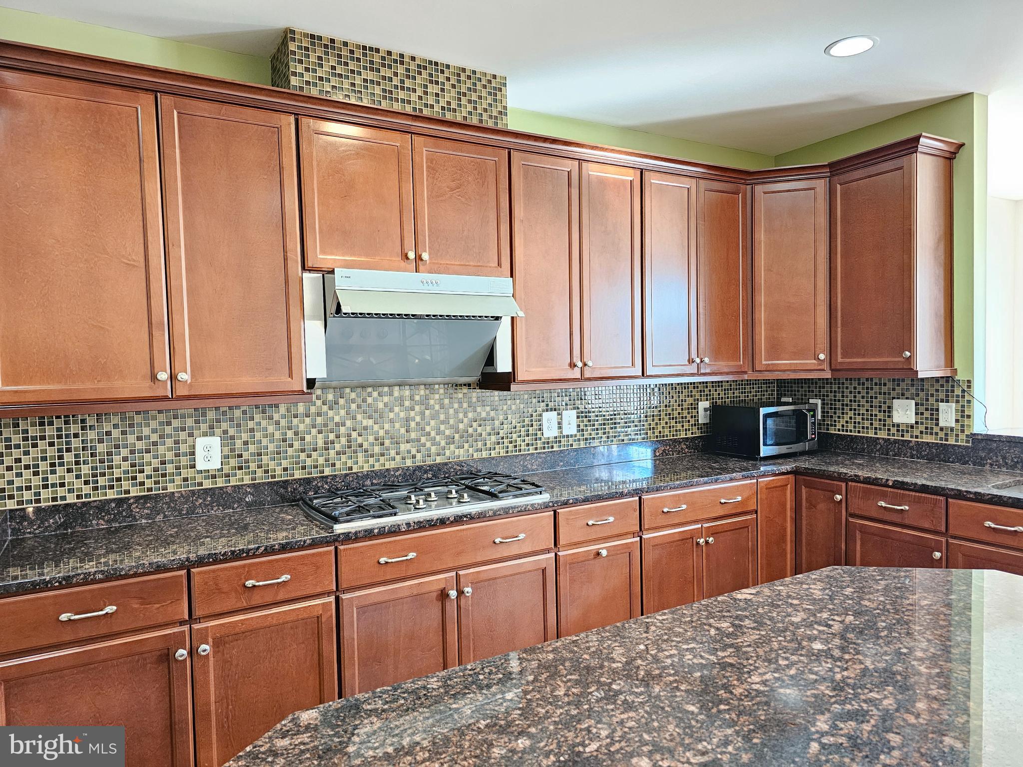 URBANA HIGHLANDS - Residential Lease