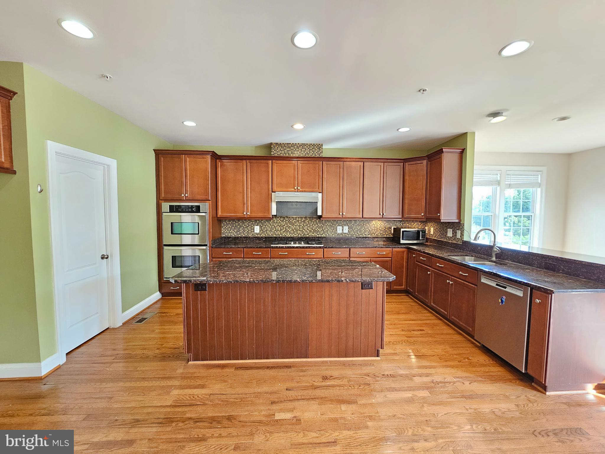 URBANA HIGHLANDS - Residential Lease