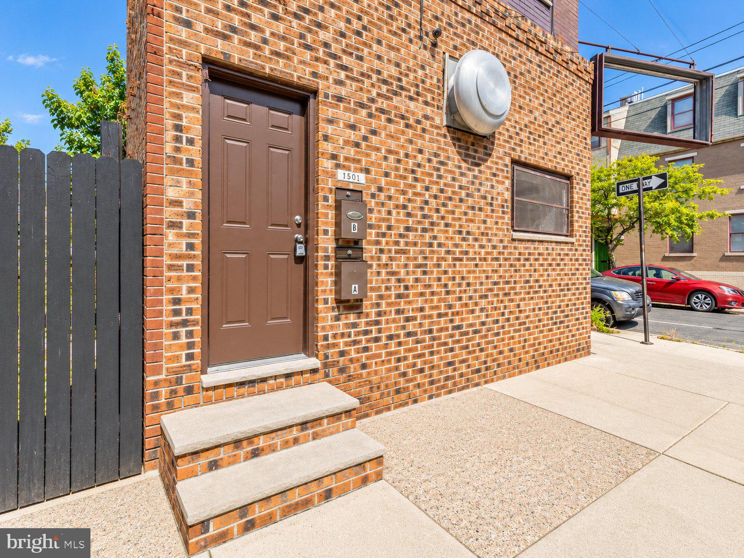 1501 MONTROSE STREET
