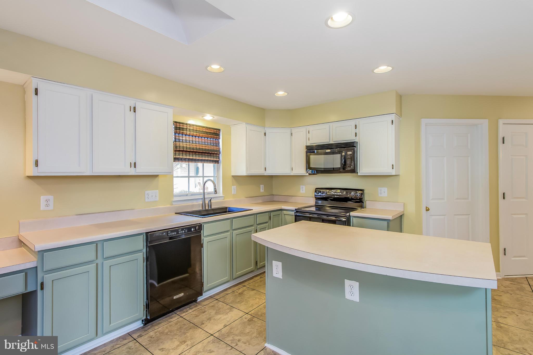 POTOMAC LAKES - Residential