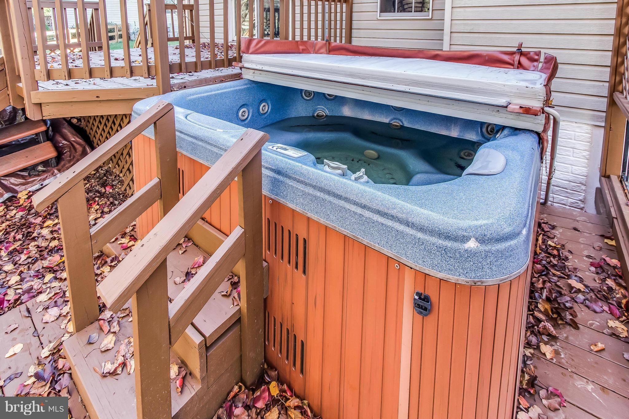 POTOMAC LAKES - Residential