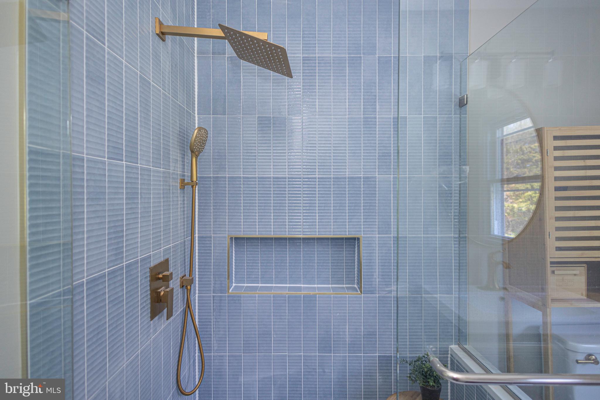 MOUNT EYRE MANOR - Residential