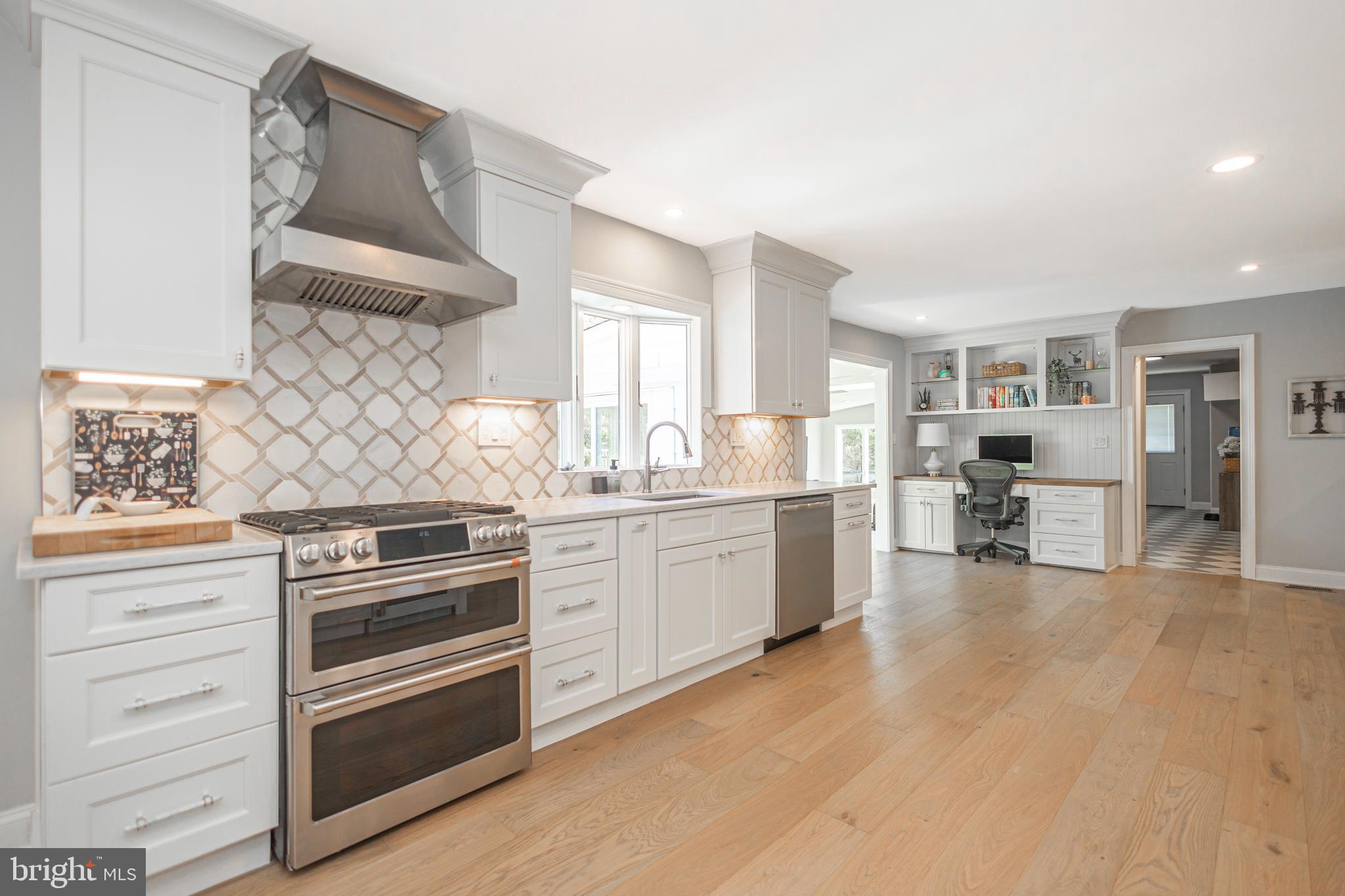 MOUNT EYRE MANOR - Residential