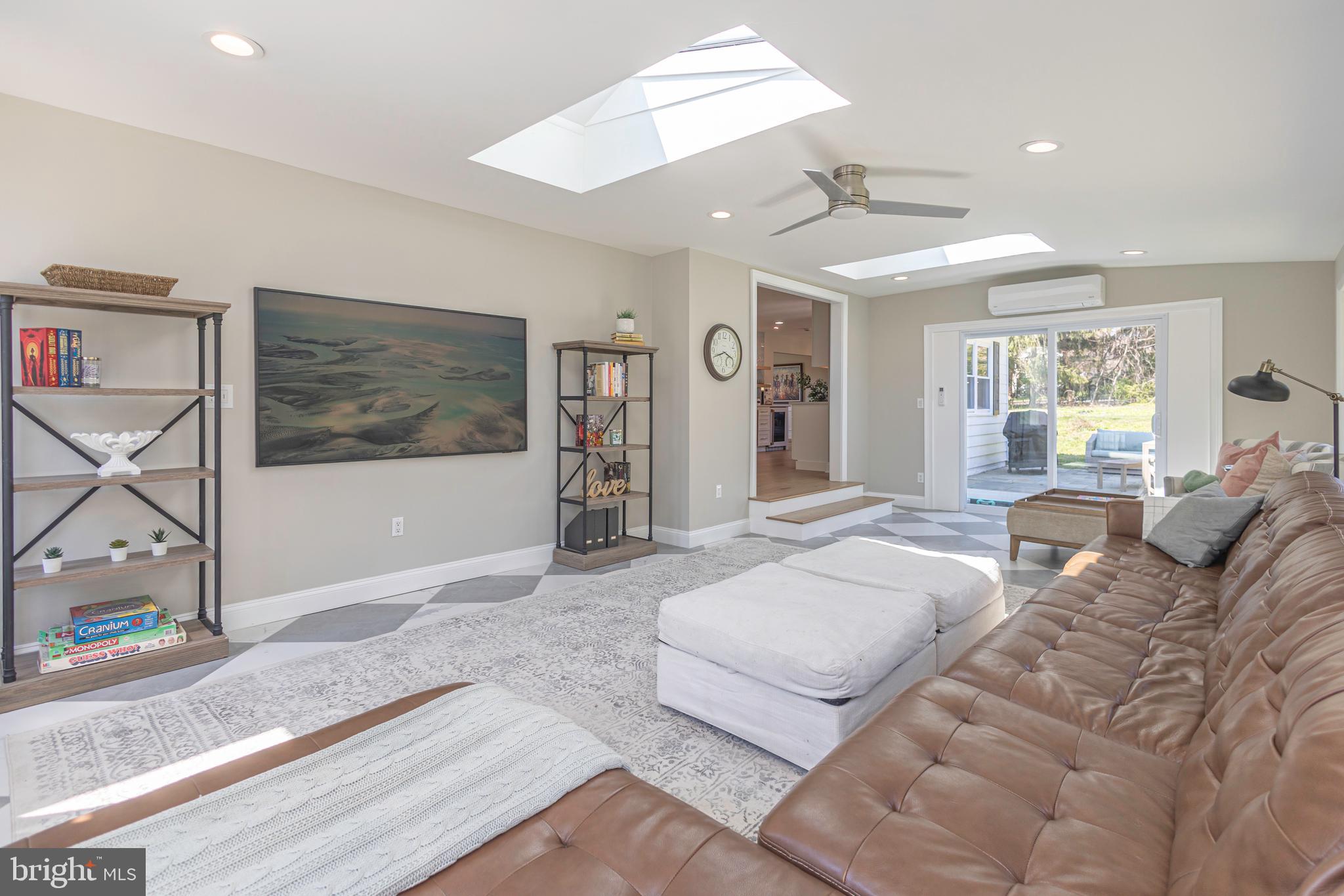 MOUNT EYRE MANOR - Residential