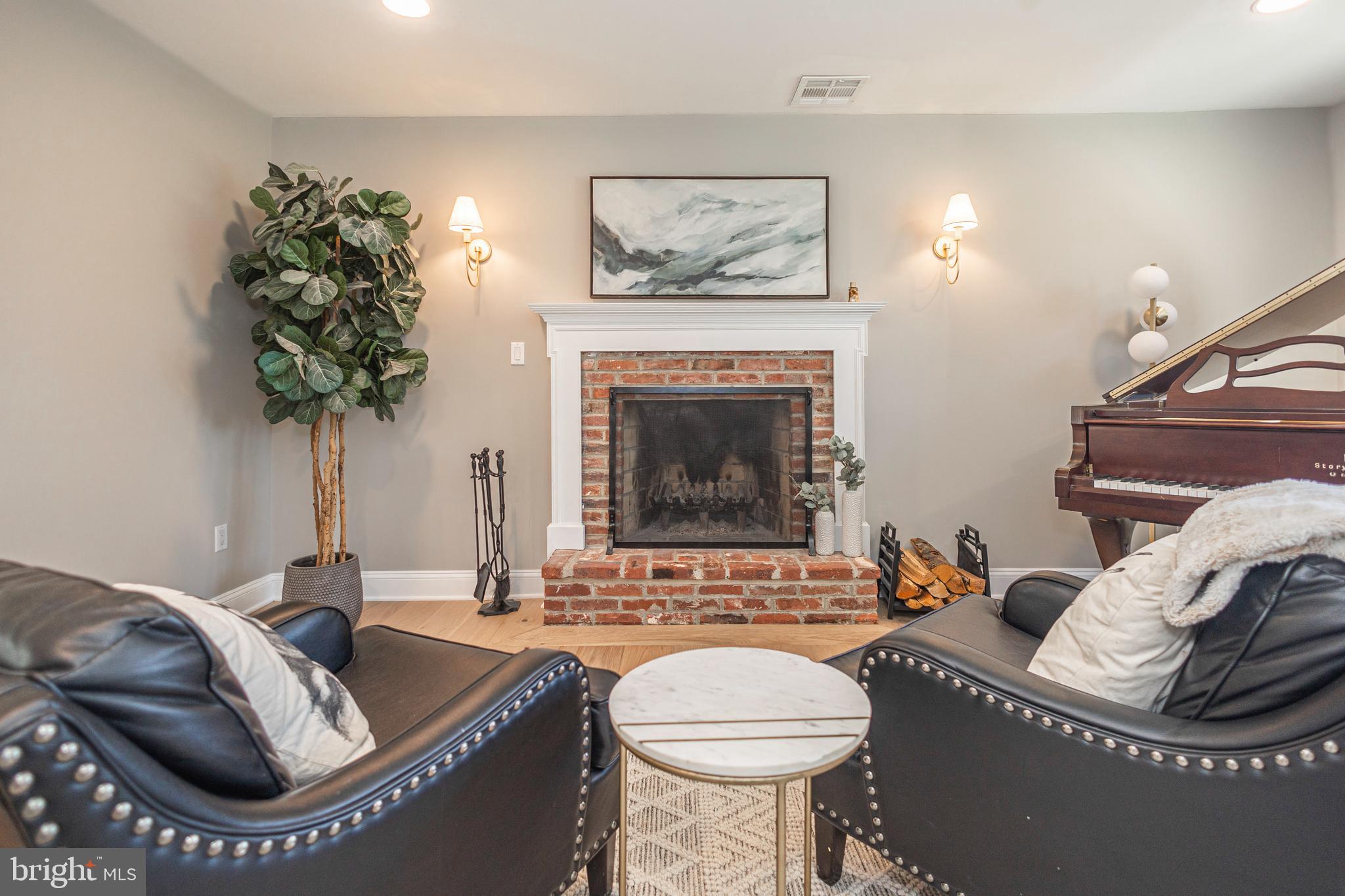 MOUNT EYRE MANOR - Residential