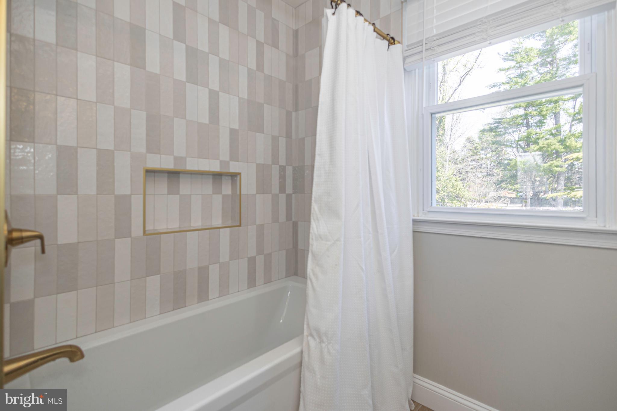 MOUNT EYRE MANOR - Residential