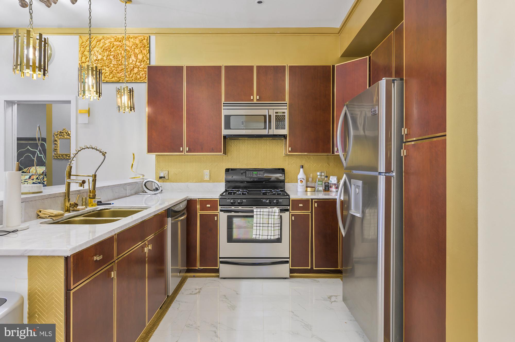MOUNT VERNON PLACE HISTORIC DISTRICT - Residential Lease