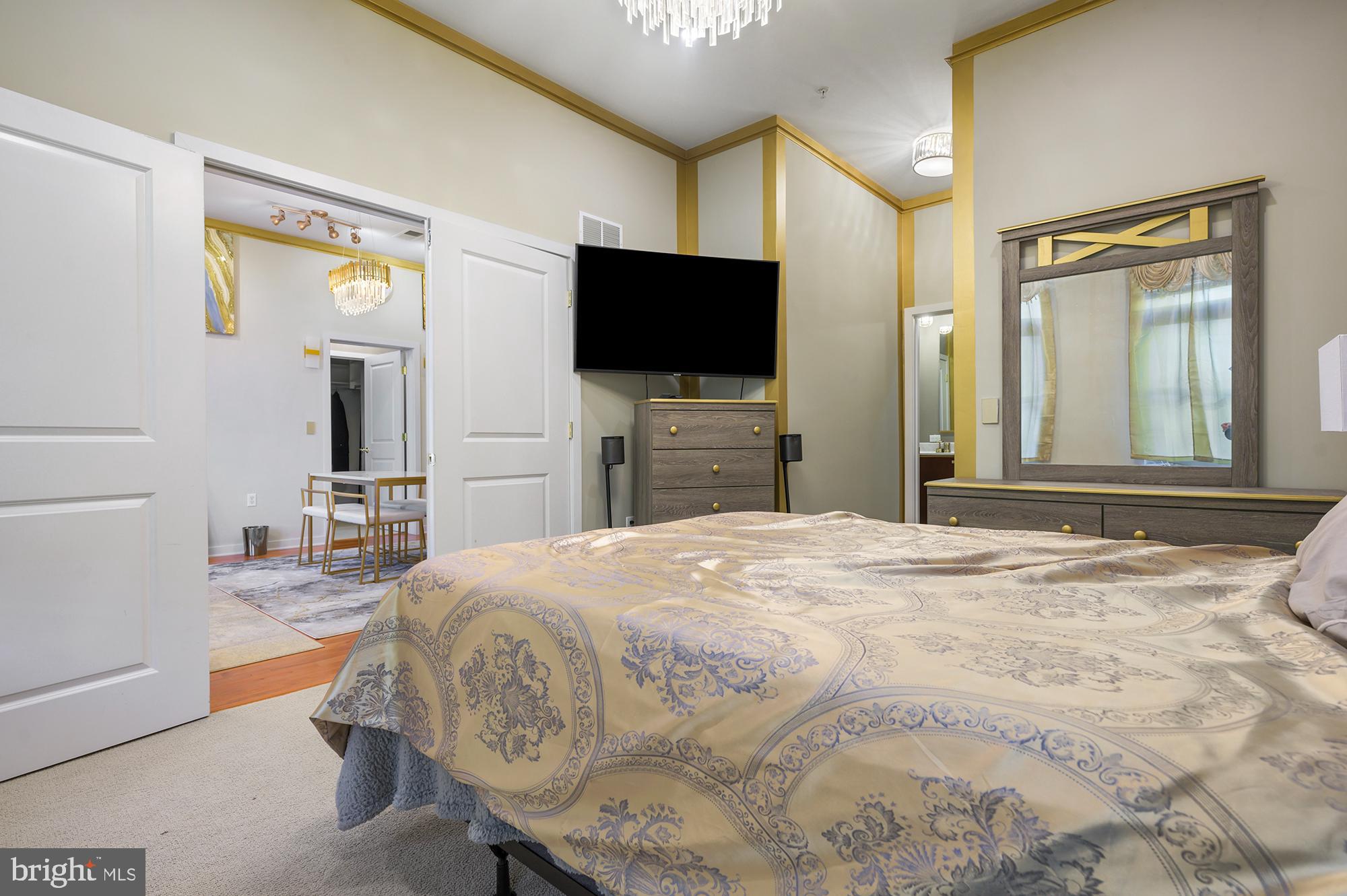 MOUNT VERNON PLACE HISTORIC DISTRICT - Residential Lease