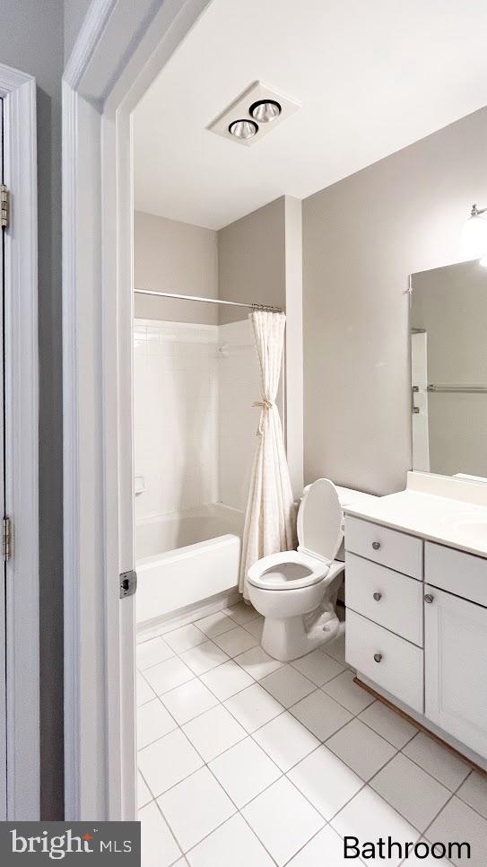 RIVER HILL - Residential Lease