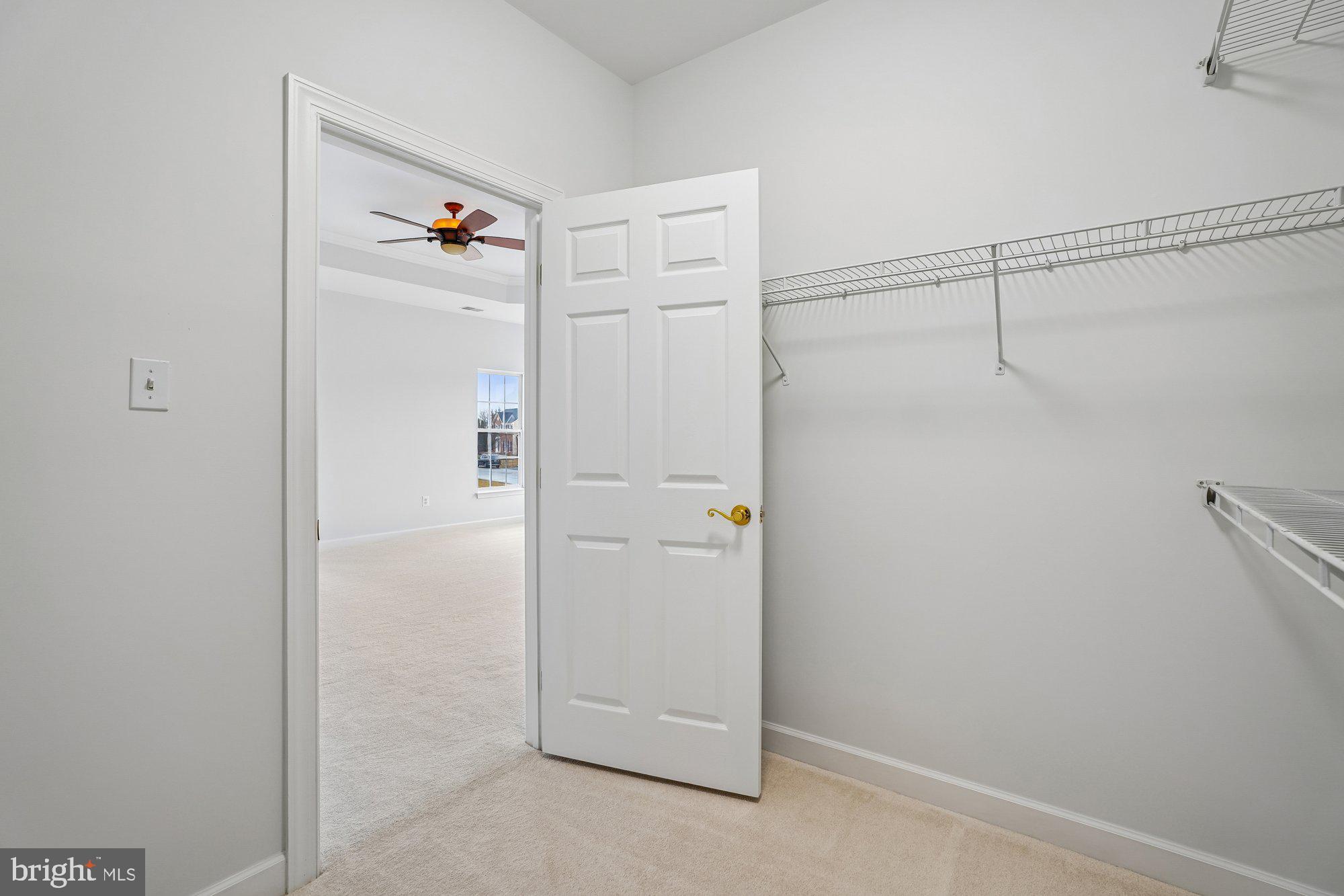 PARADISE MANOR - Residential