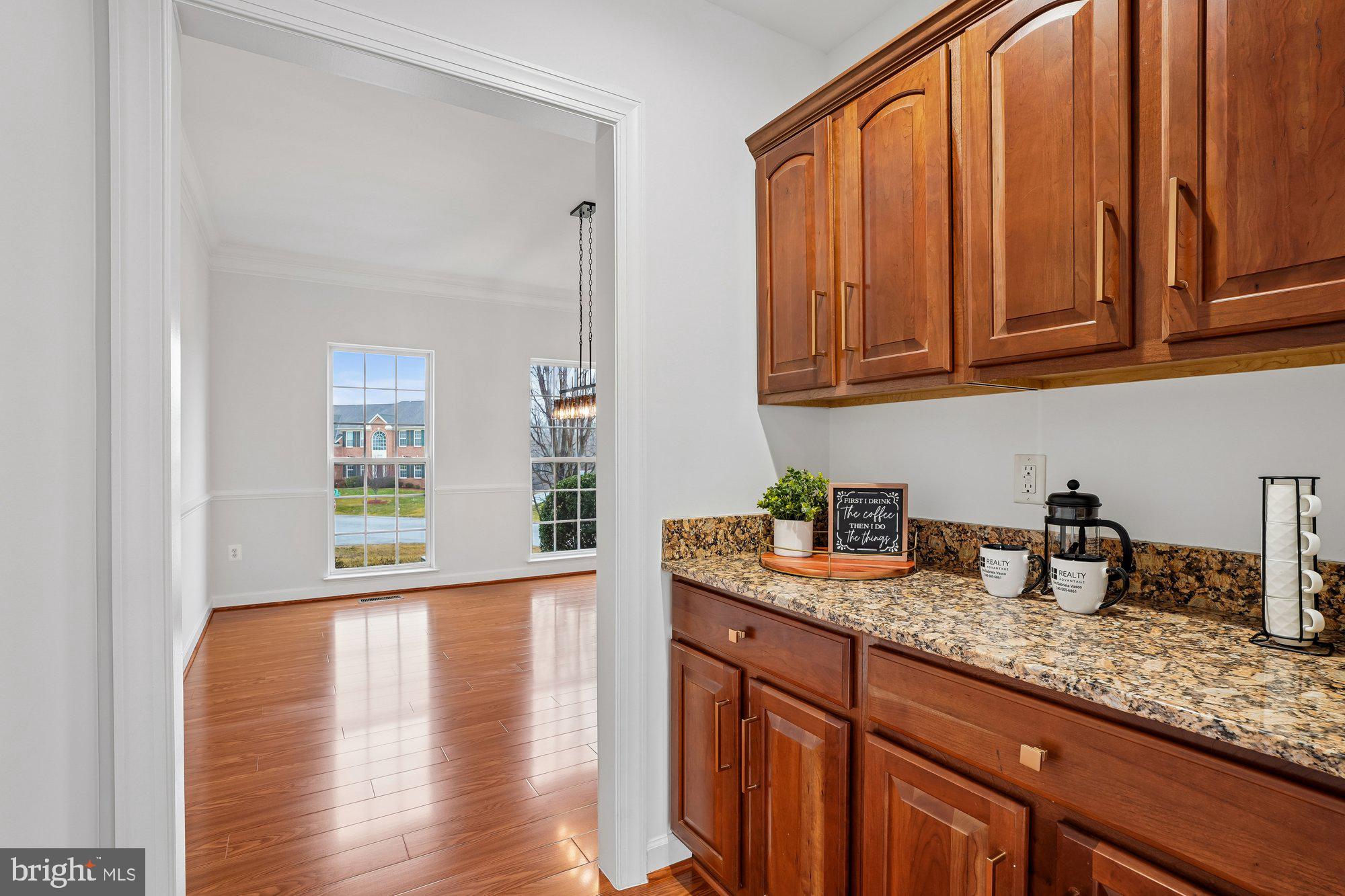 PARADISE MANOR - Residential