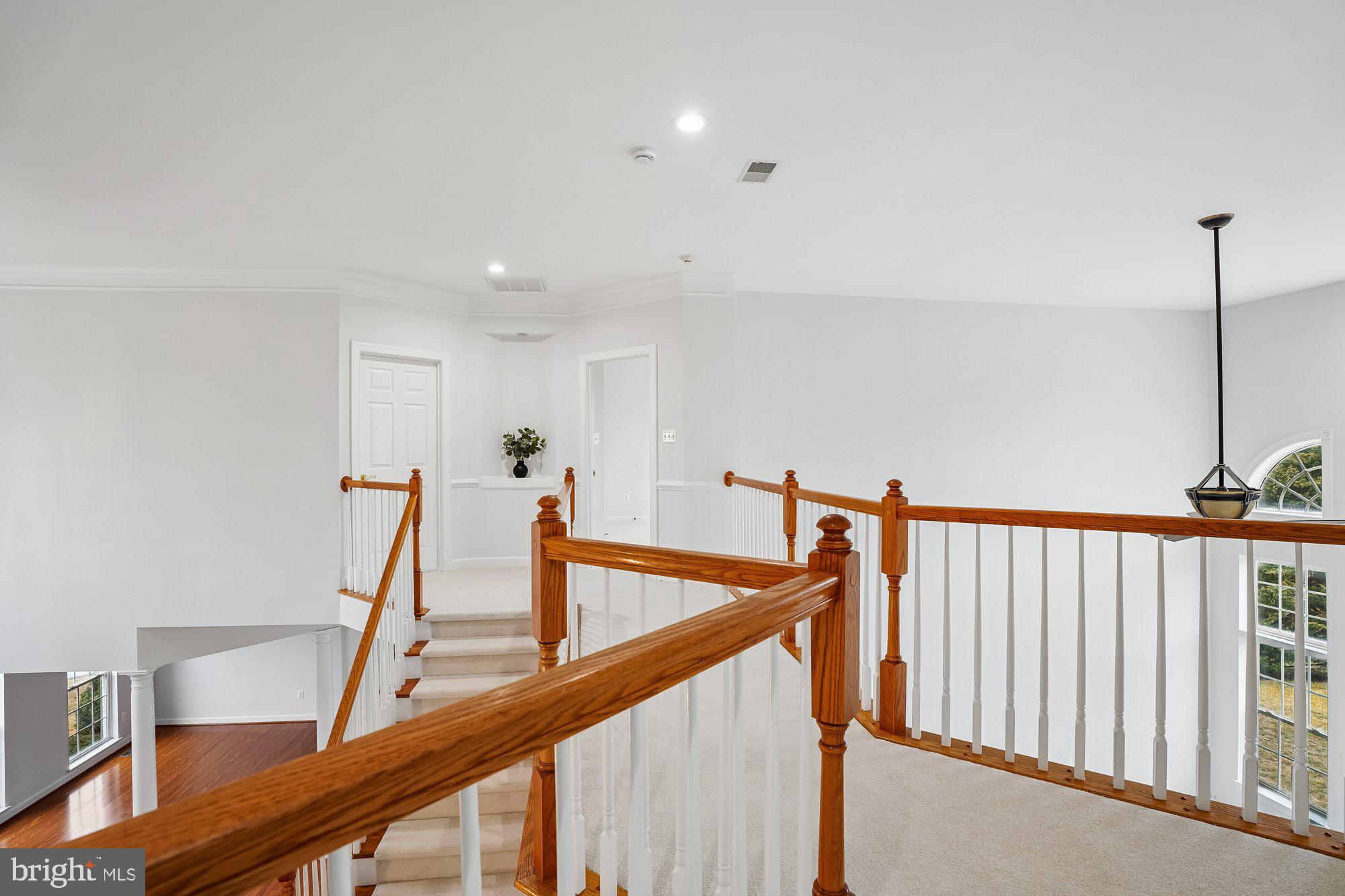 PARADISE MANOR - Residential