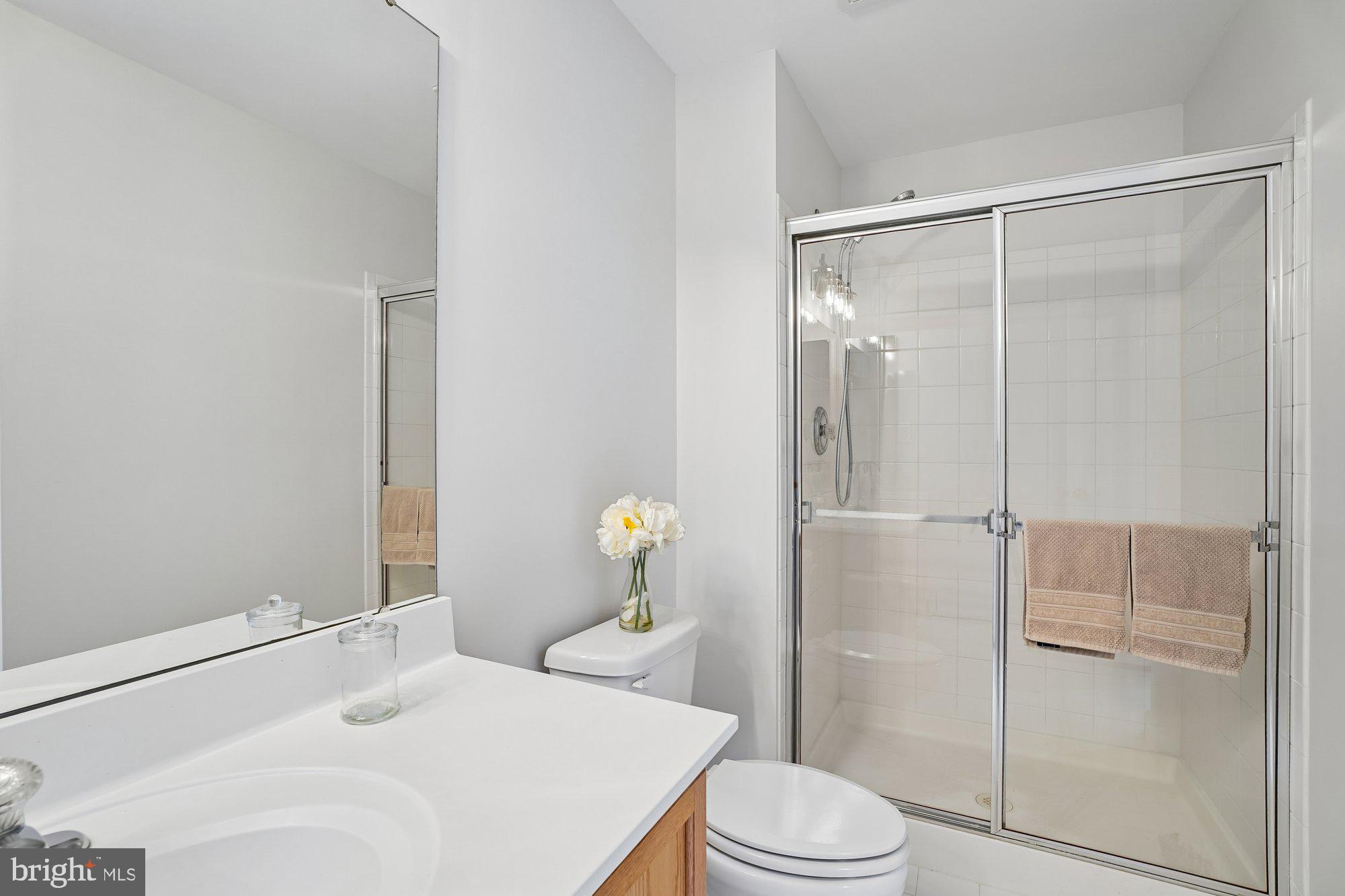 PARADISE MANOR - Residential