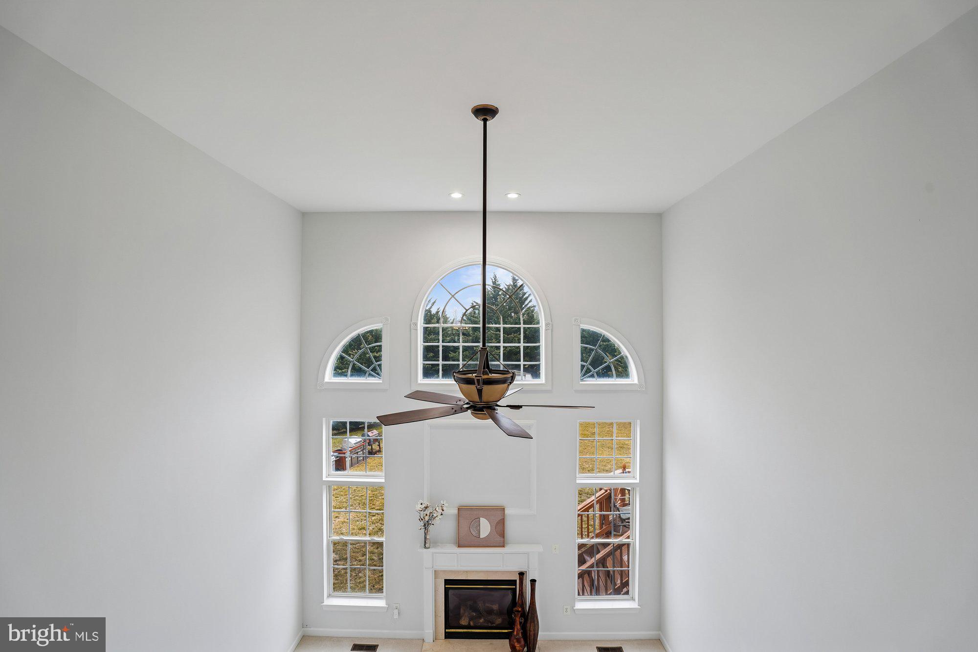 PARADISE MANOR - Residential