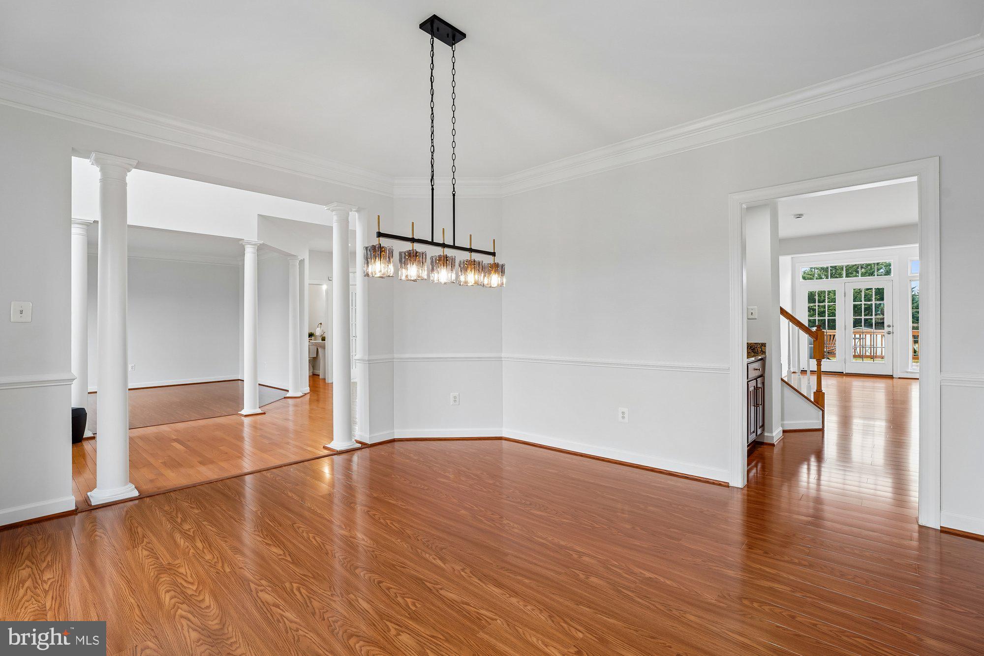 PARADISE MANOR - Residential