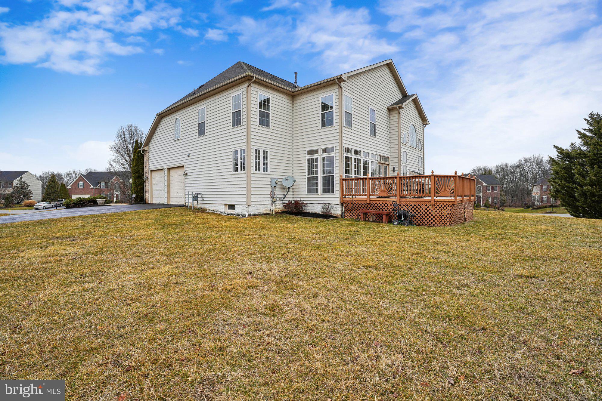 PARADISE MANOR - Residential