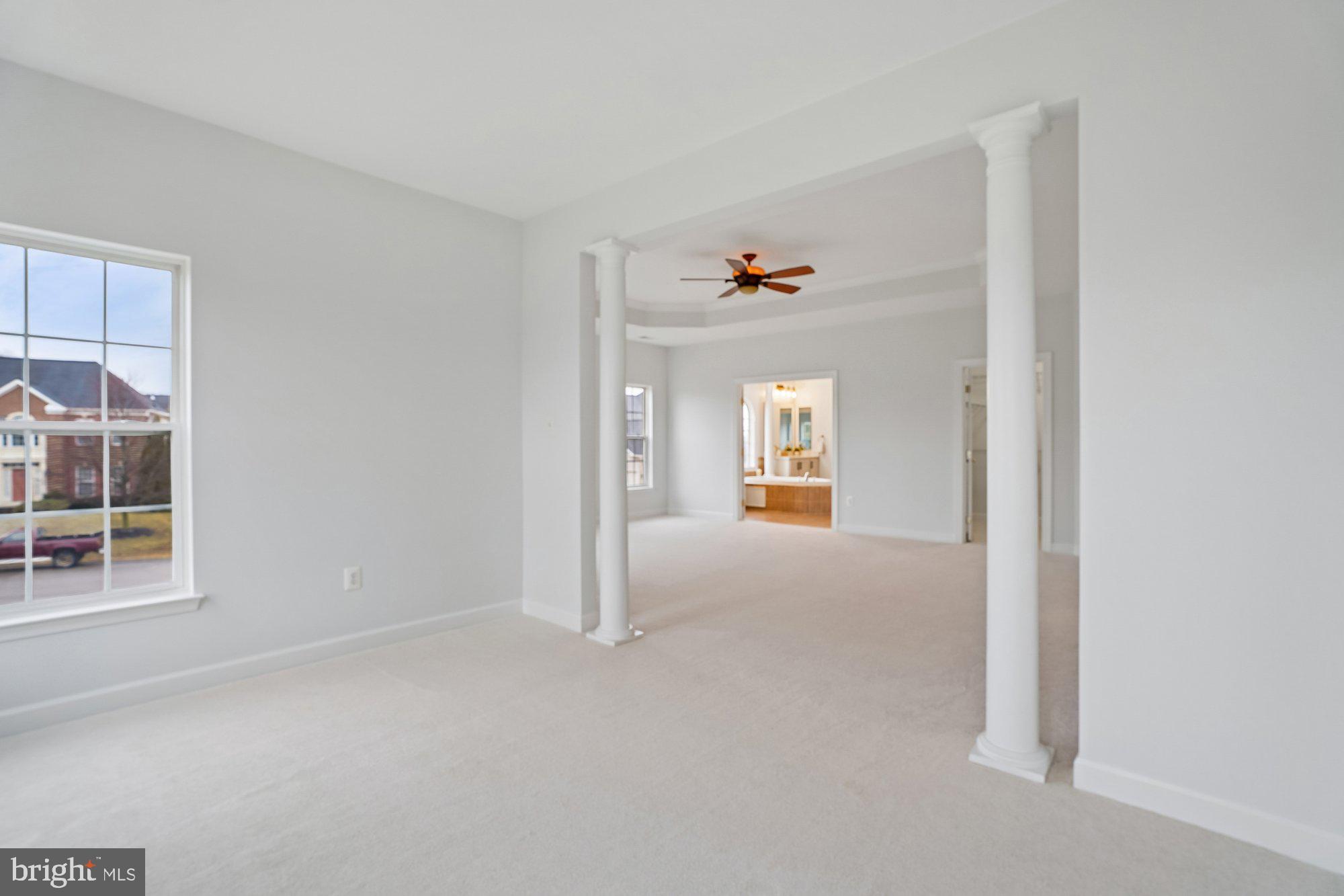 PARADISE MANOR - Residential