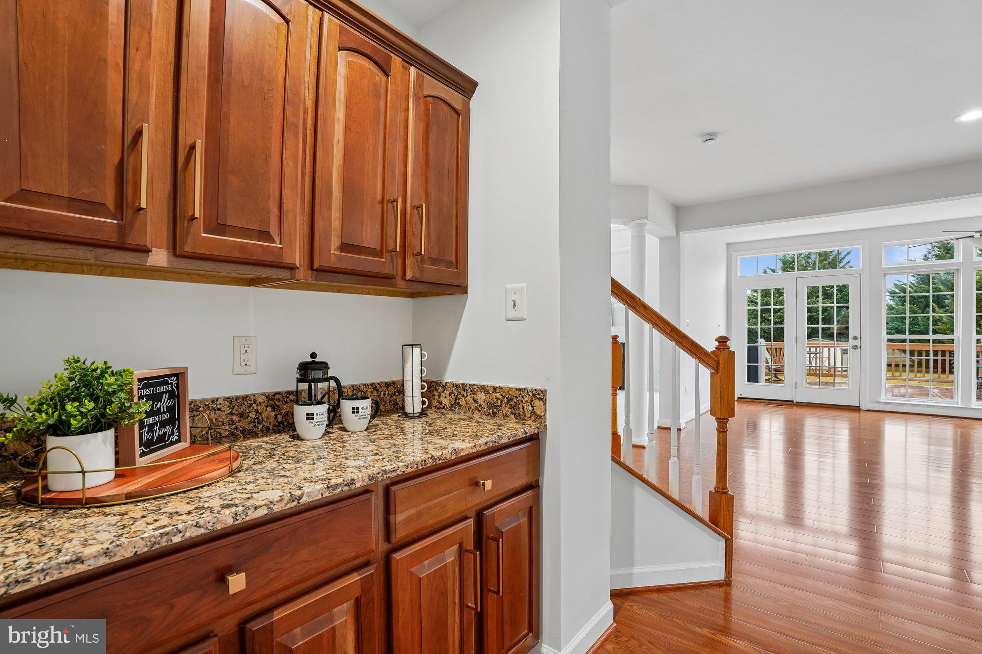 PARADISE MANOR - Residential