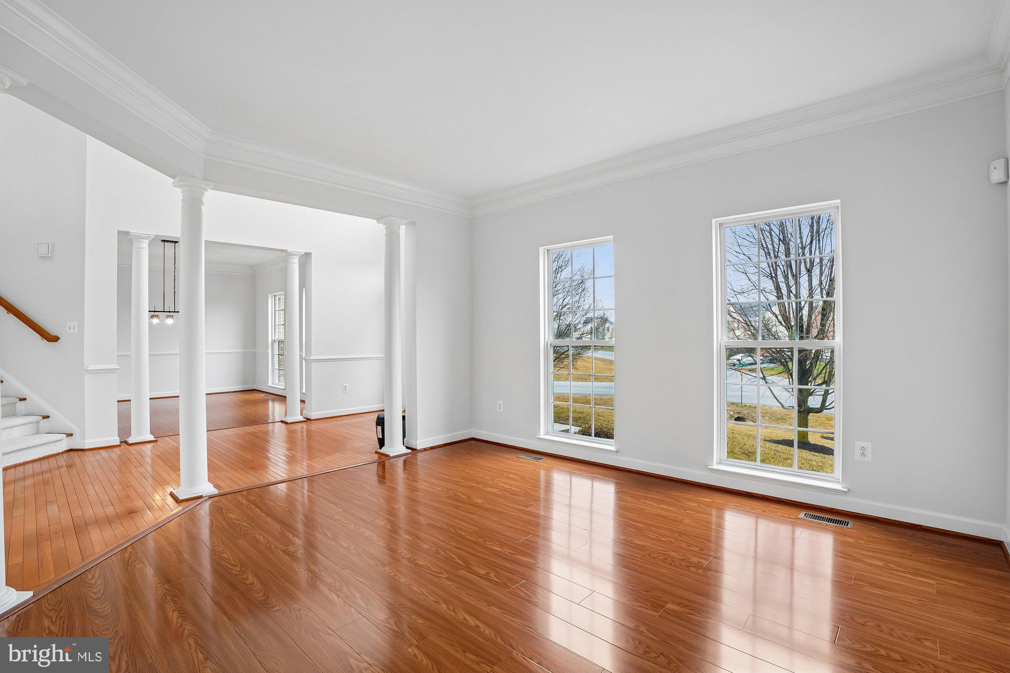 PARADISE MANOR - Residential