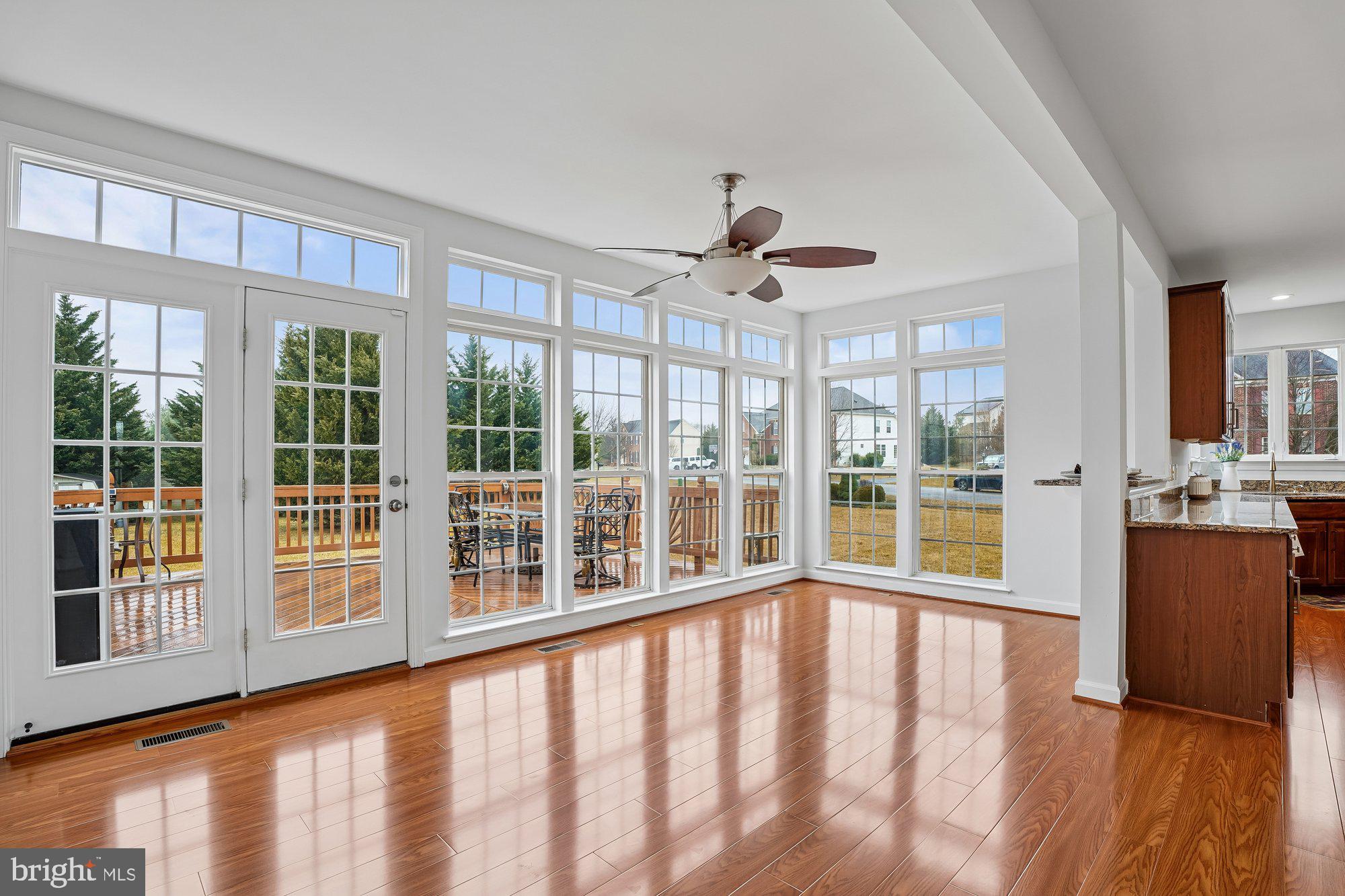 PARADISE MANOR - Residential