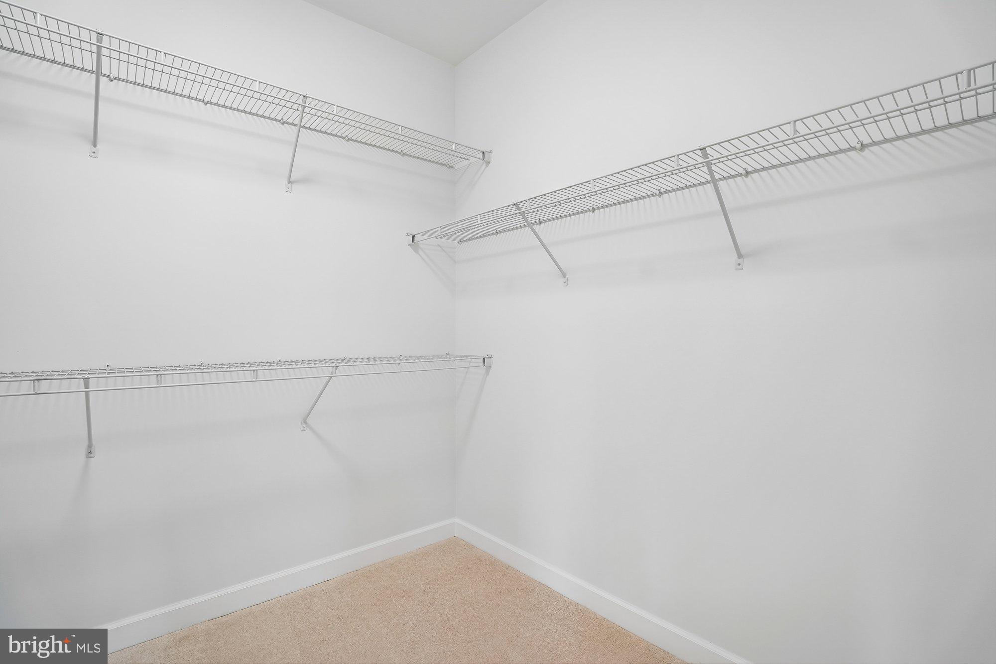 PARADISE MANOR - Residential